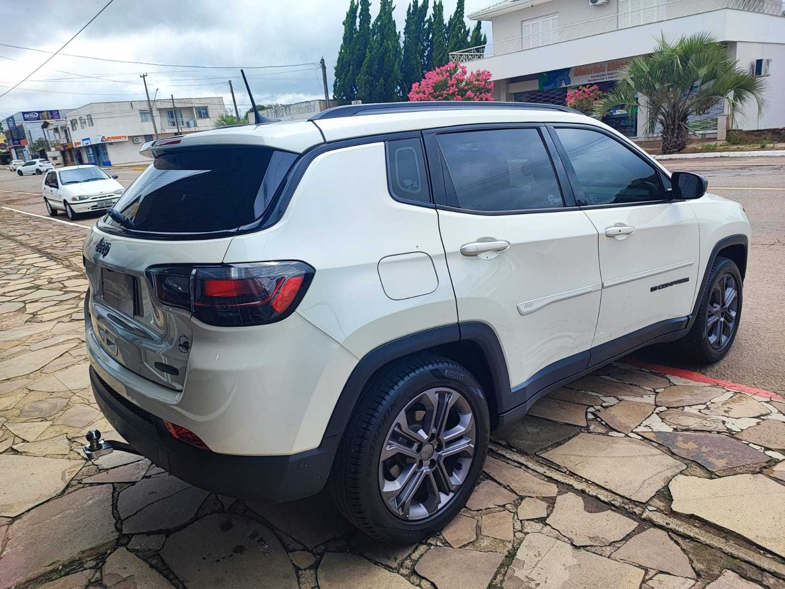 COMPASS LONGITUDE T270