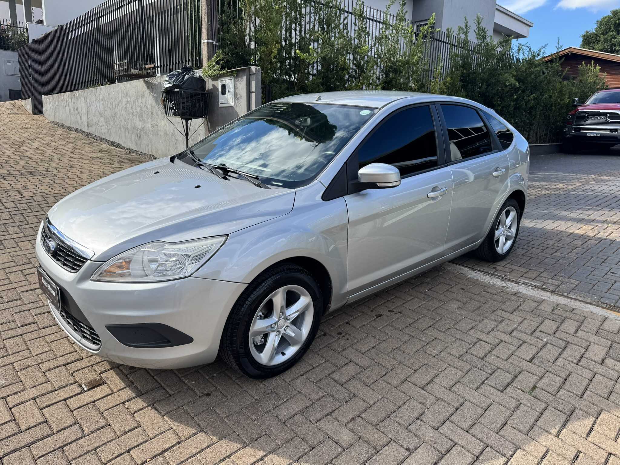 FOCUS 1.6 MANUAL