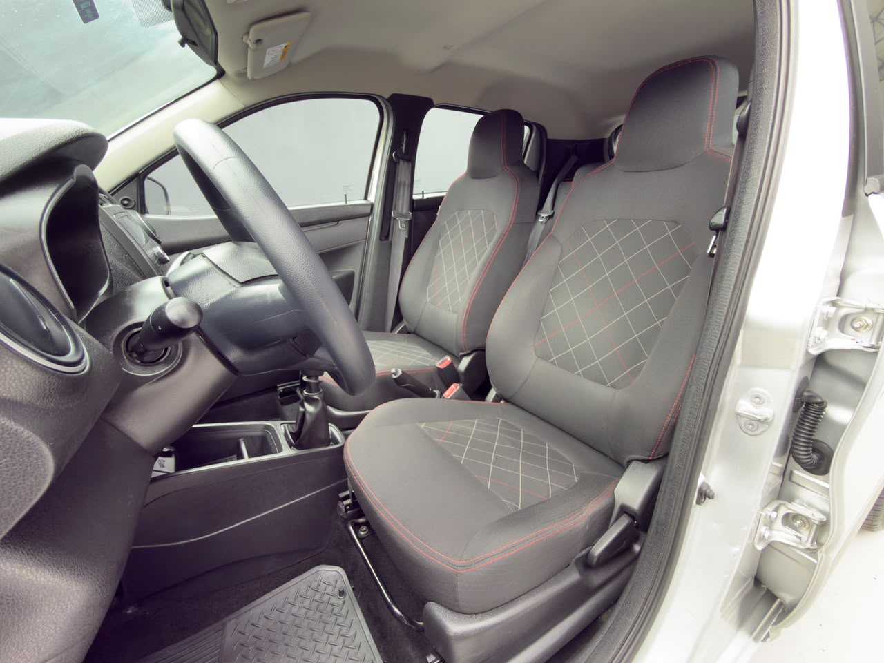 KWID ZEN 1.0 / COMPLETO