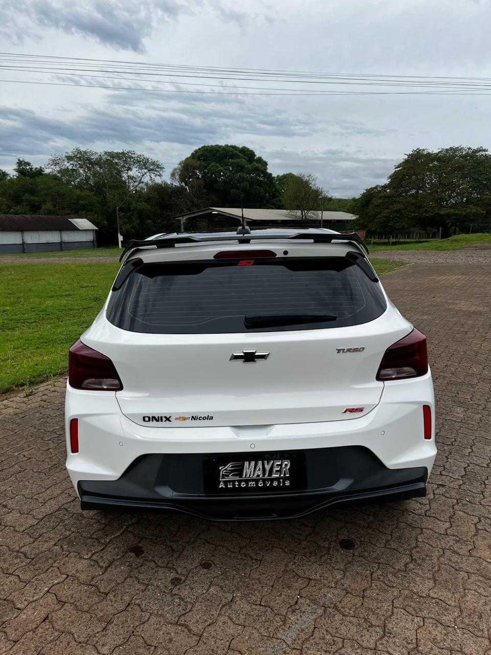 ONIX HATCH RS 1.0 TURBO