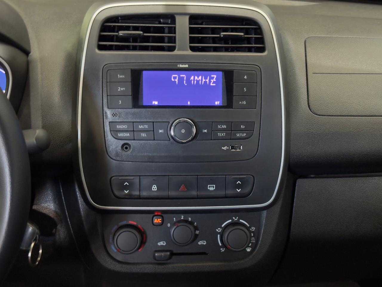 KWID ZEN 1.0 / COMPLETO