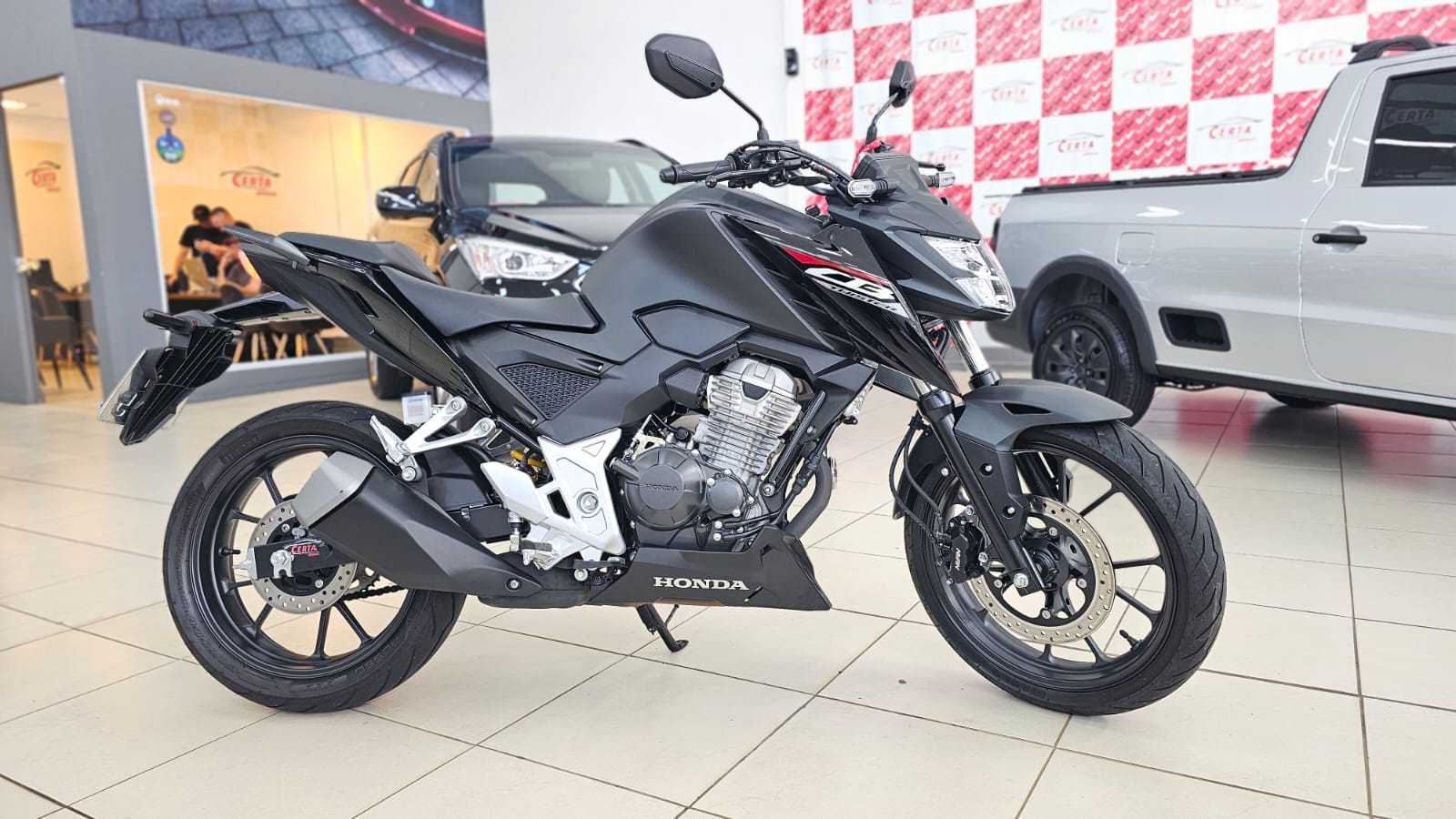 CB 300F TWISTER CBS localizado em Passo Fundo no estado de RS