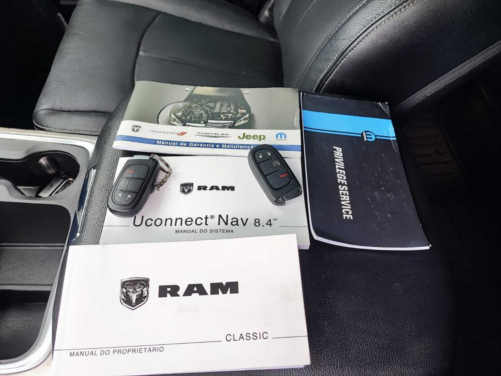 RAM 1500 CLASSIC V8 NIGHT ED