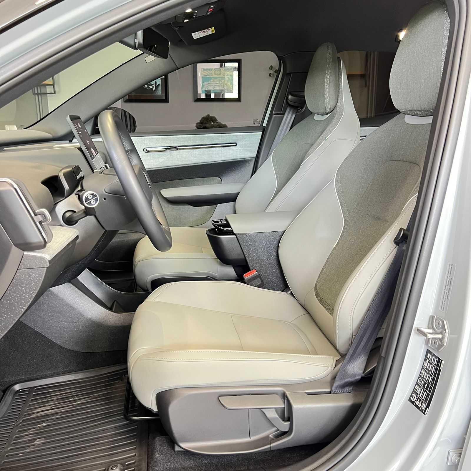 EX30 E60 PLUS ELETRICO