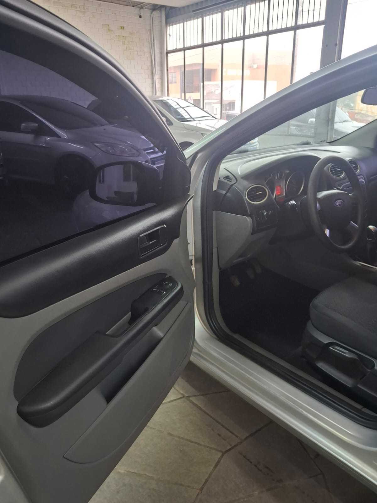 FOCUS SEDAN 1.6