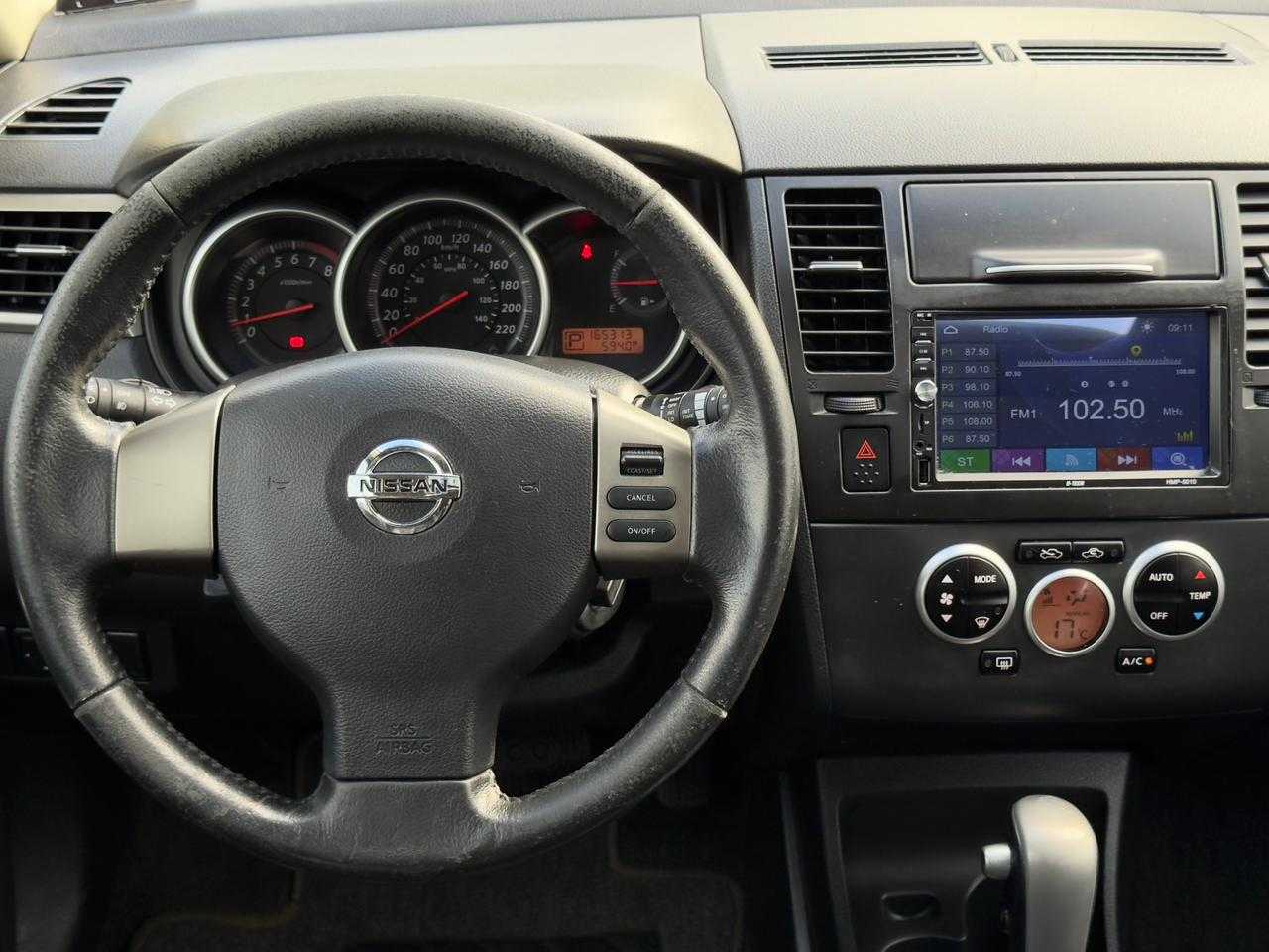 TIIDA SL 1.8 AT / TETO SOLAR