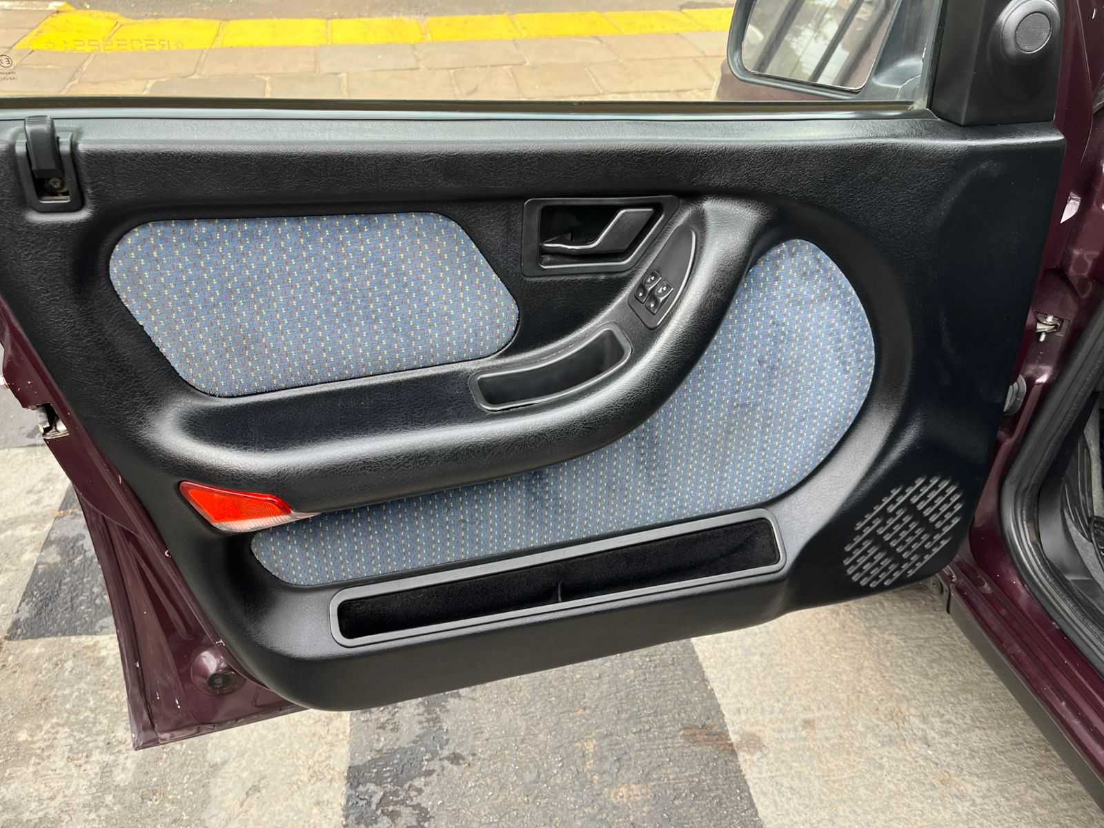 TEMPRA 2.0 IE PLACA PRETA