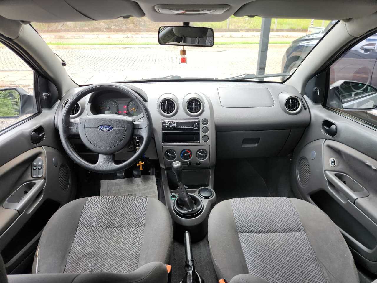 FIESTA SEDAN 1.6