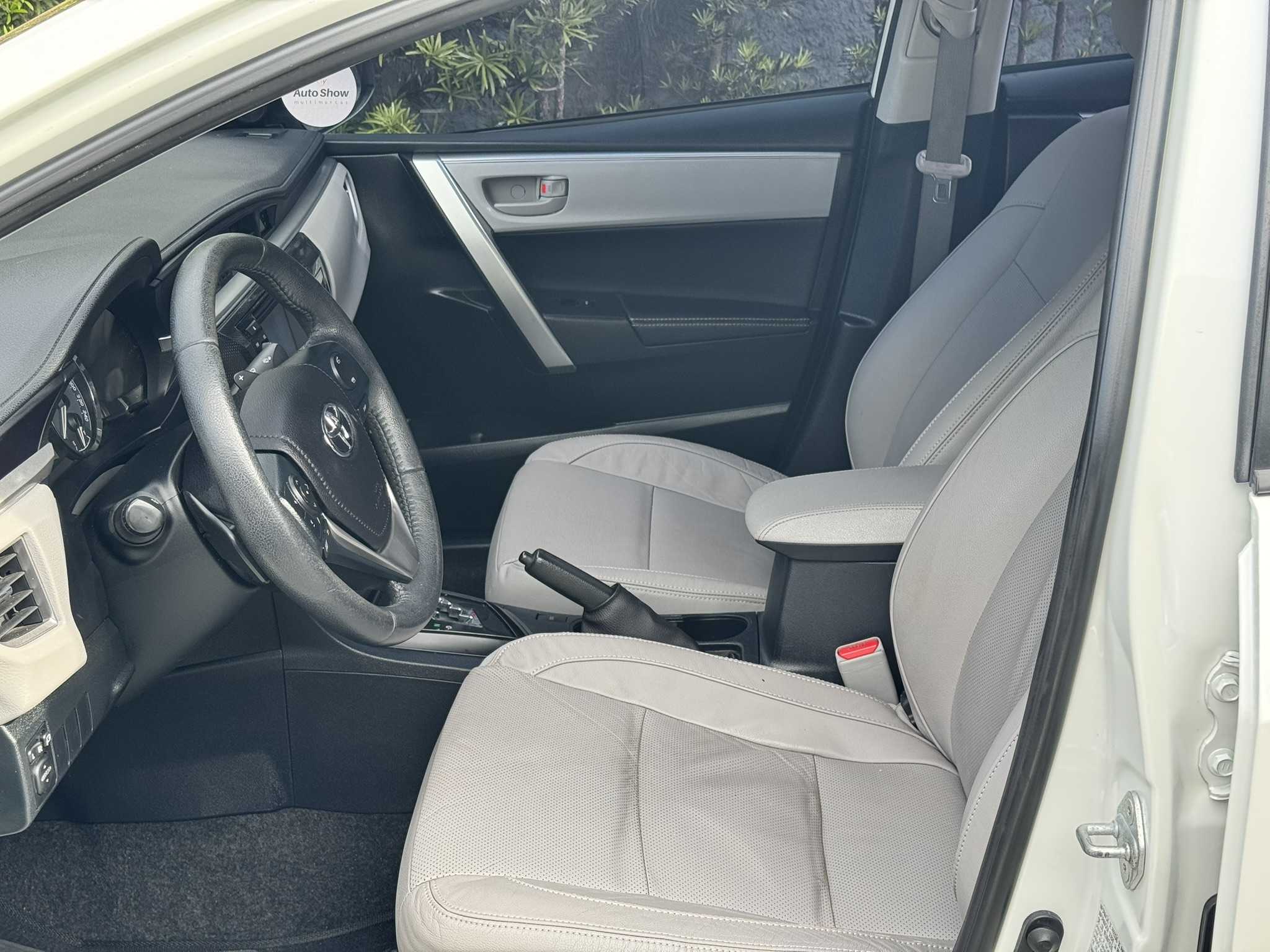 COROLLA XEI
