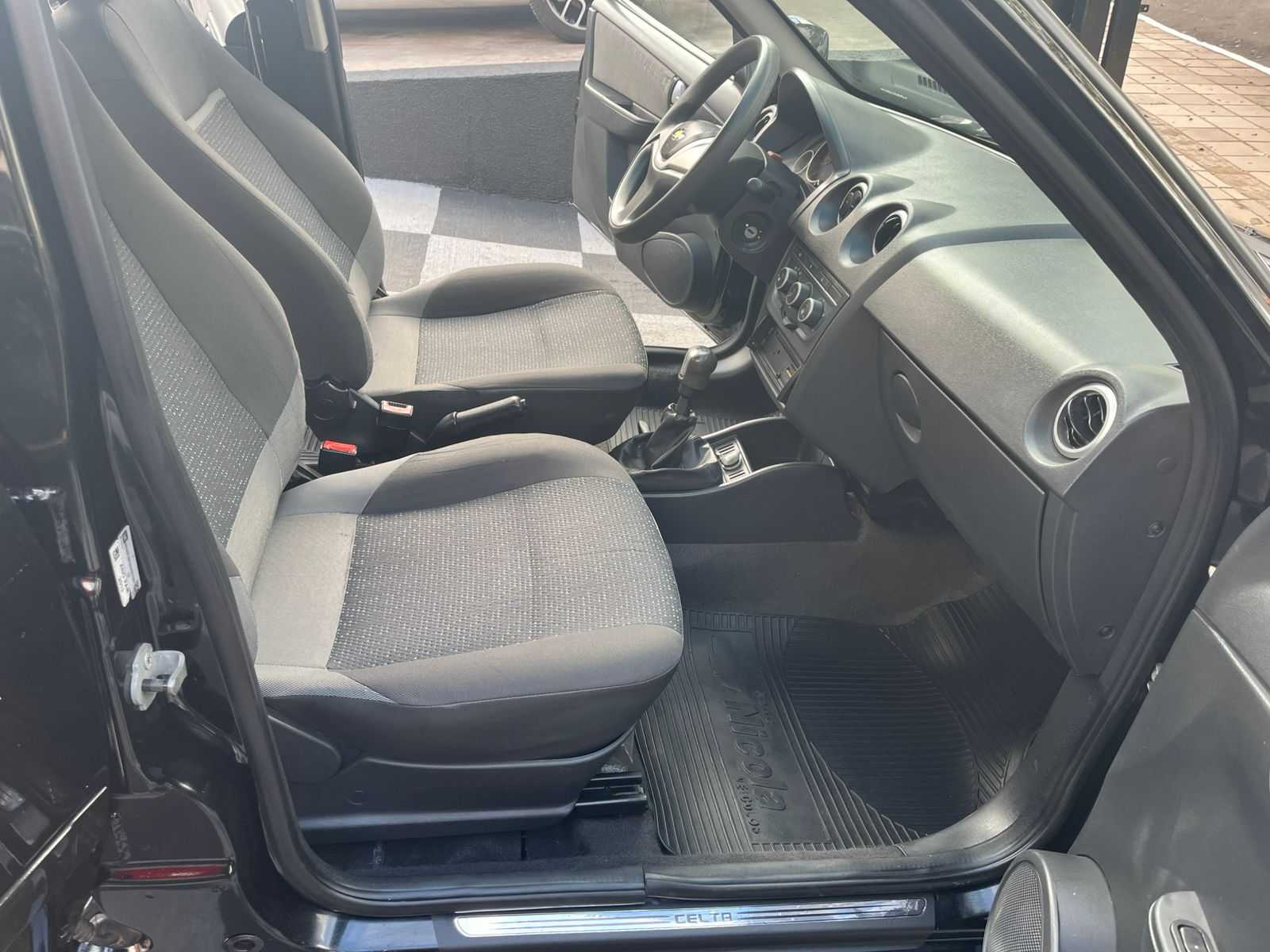 CELTA LT 1.0 COMPLETO