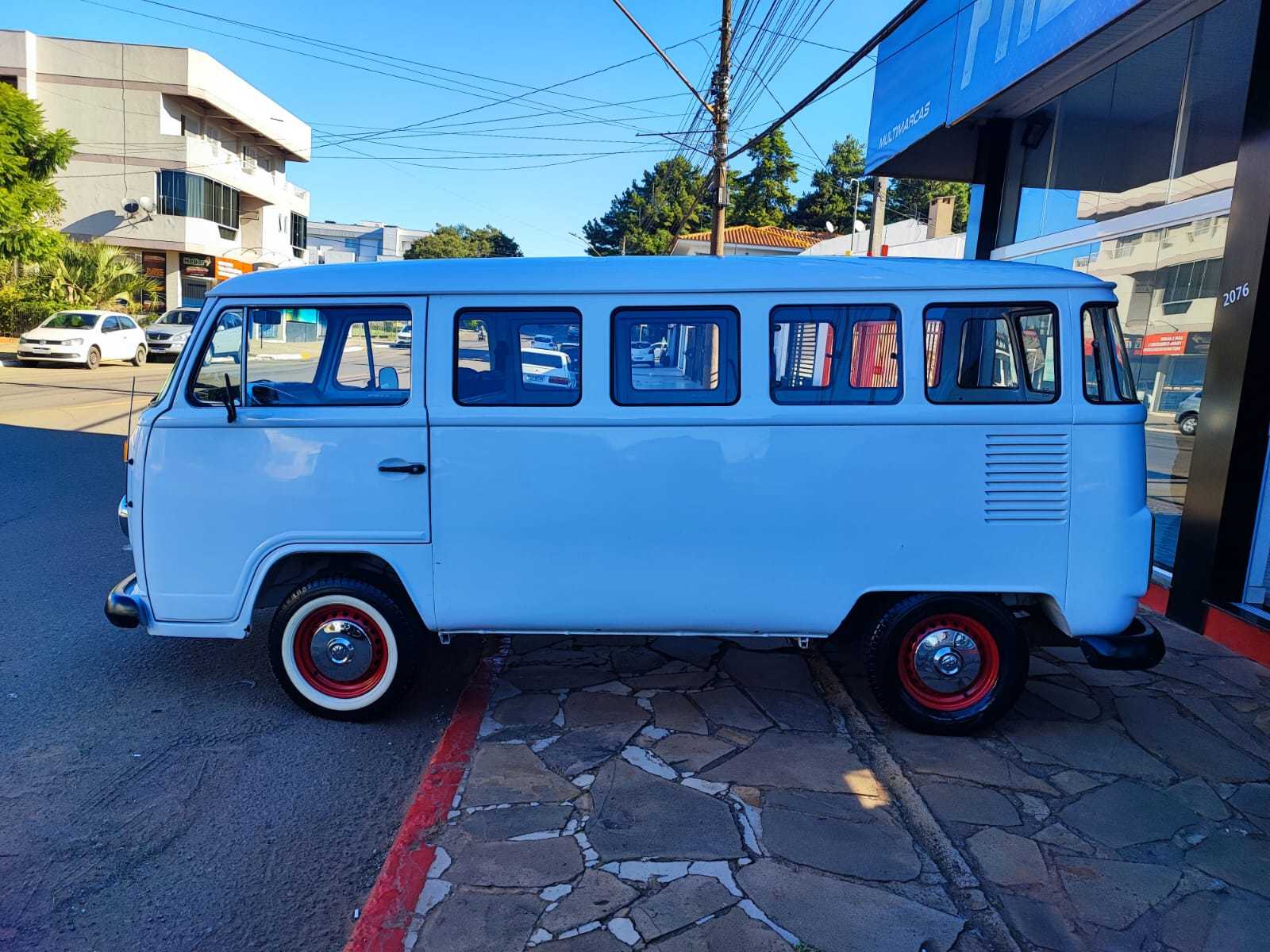 KOMBI 1600