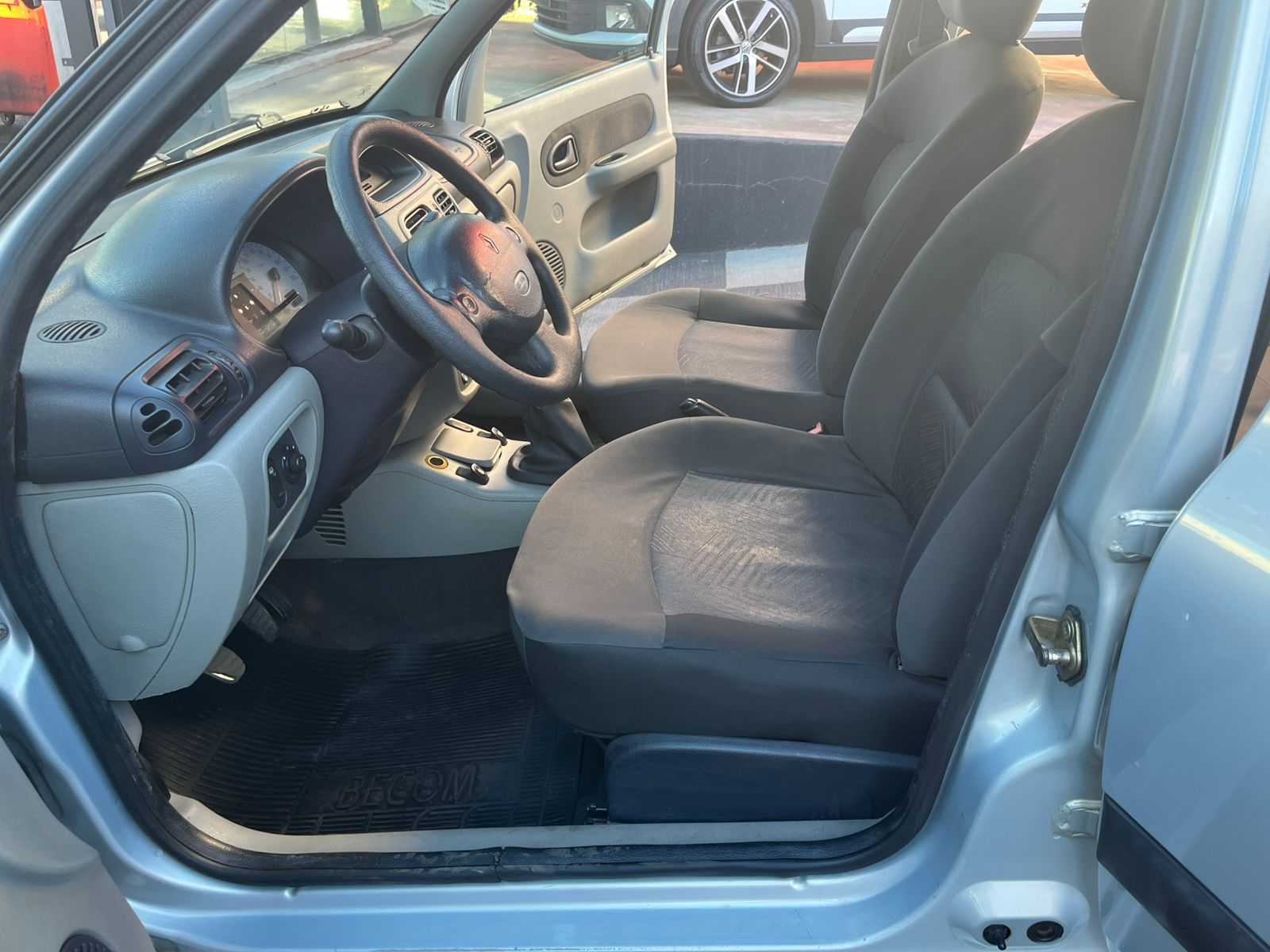 CLIO SEDAN 1.0 COMPLETO