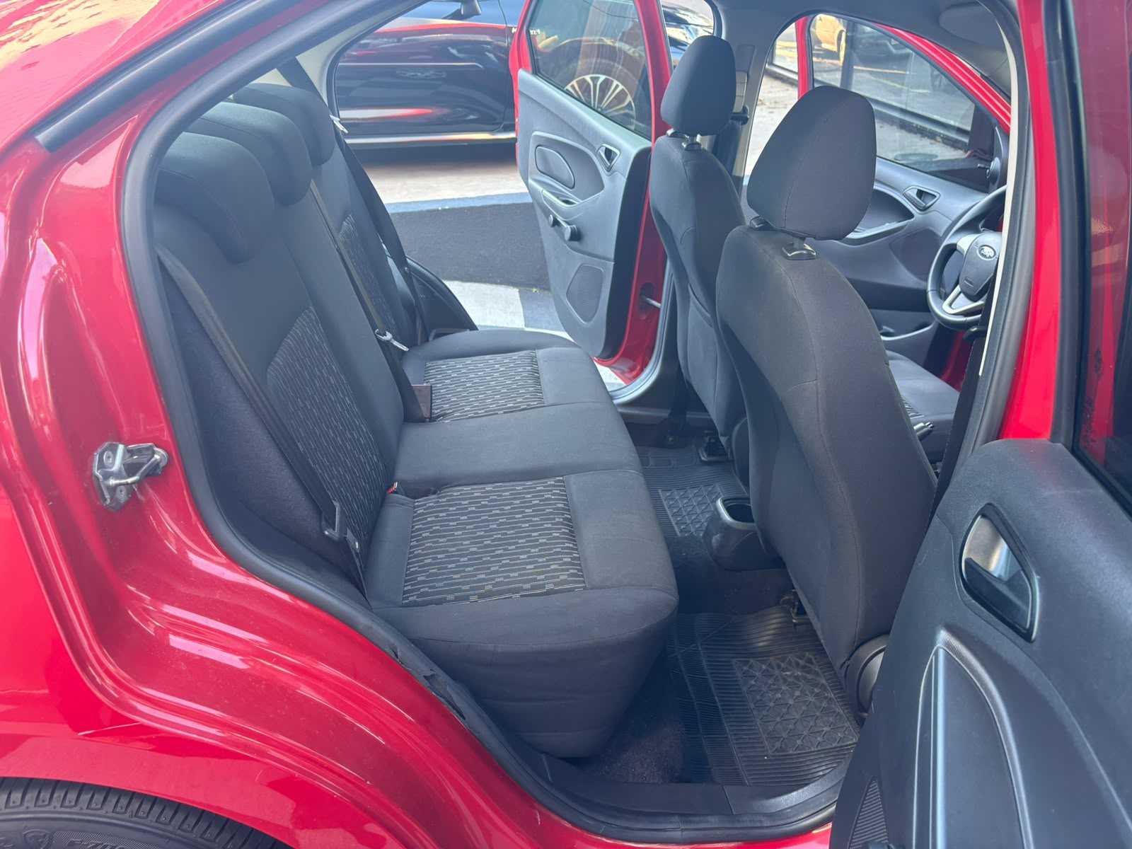 KA SEDAN 1.0