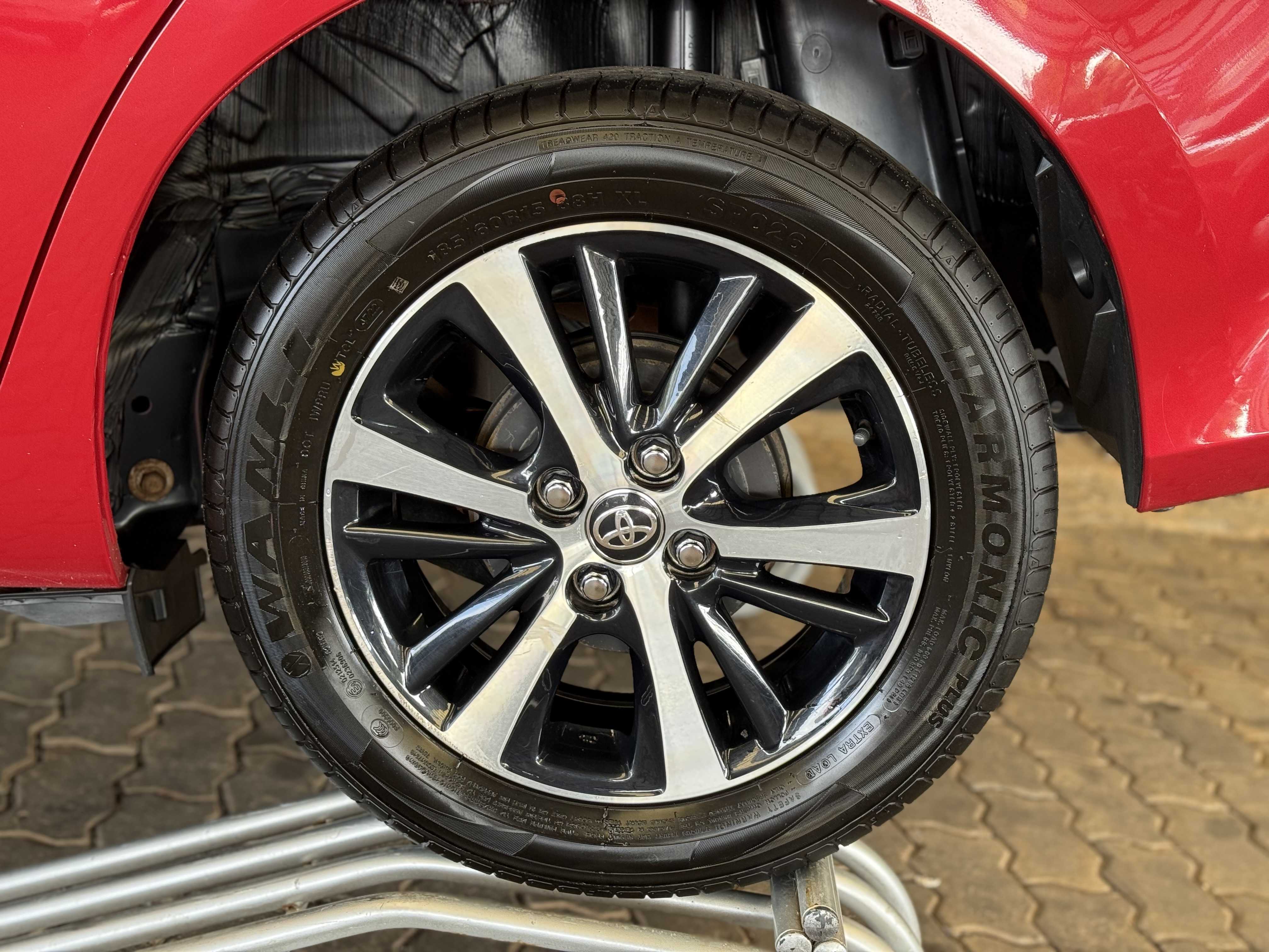 YARIS 1.5 XS AUTOMÁTICO