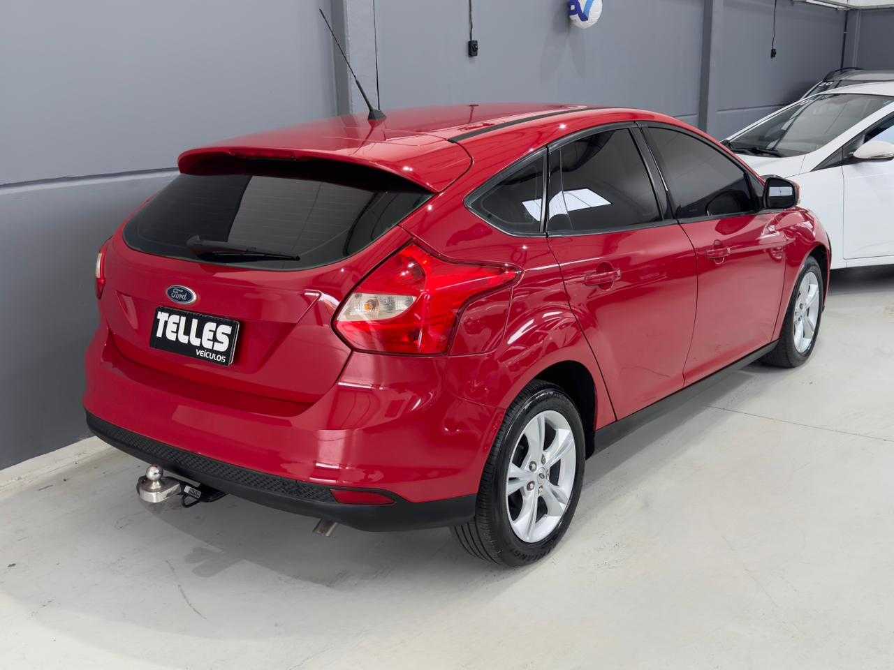FOCUS 1.6 MANUAL