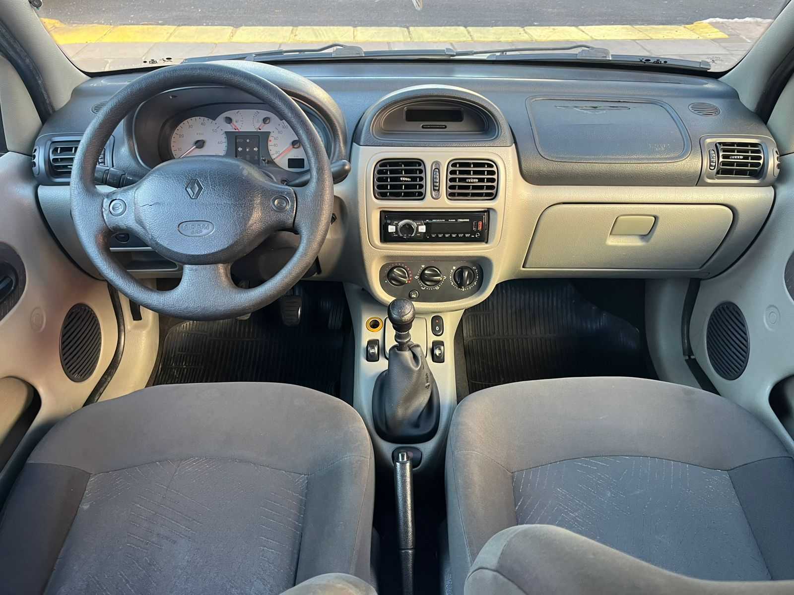 CLIO SEDAN 1.0 COMPLETO