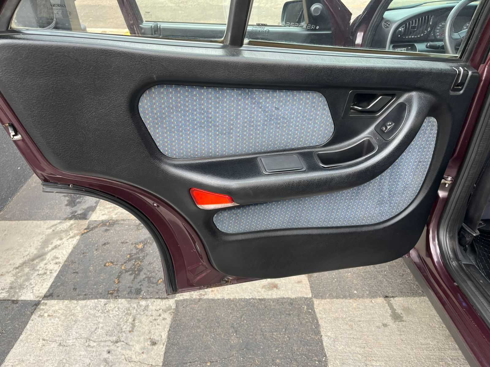 TEMPRA 2.0 IE PLACA PRETA