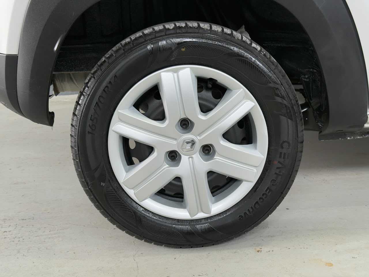 KWID ZEN 1.0 / COMPLETO