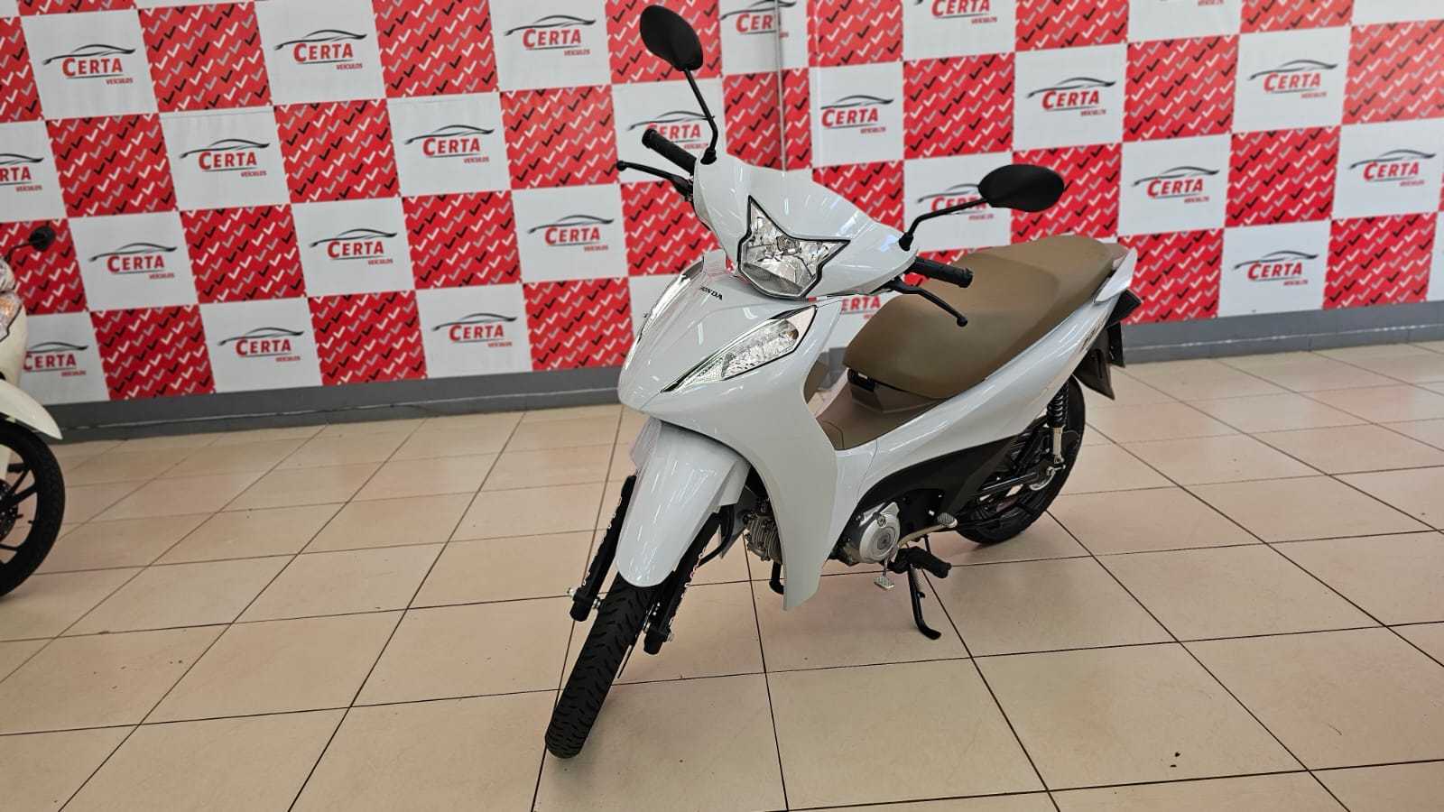 BIZ 125 ÚNICA DONA 621 KM