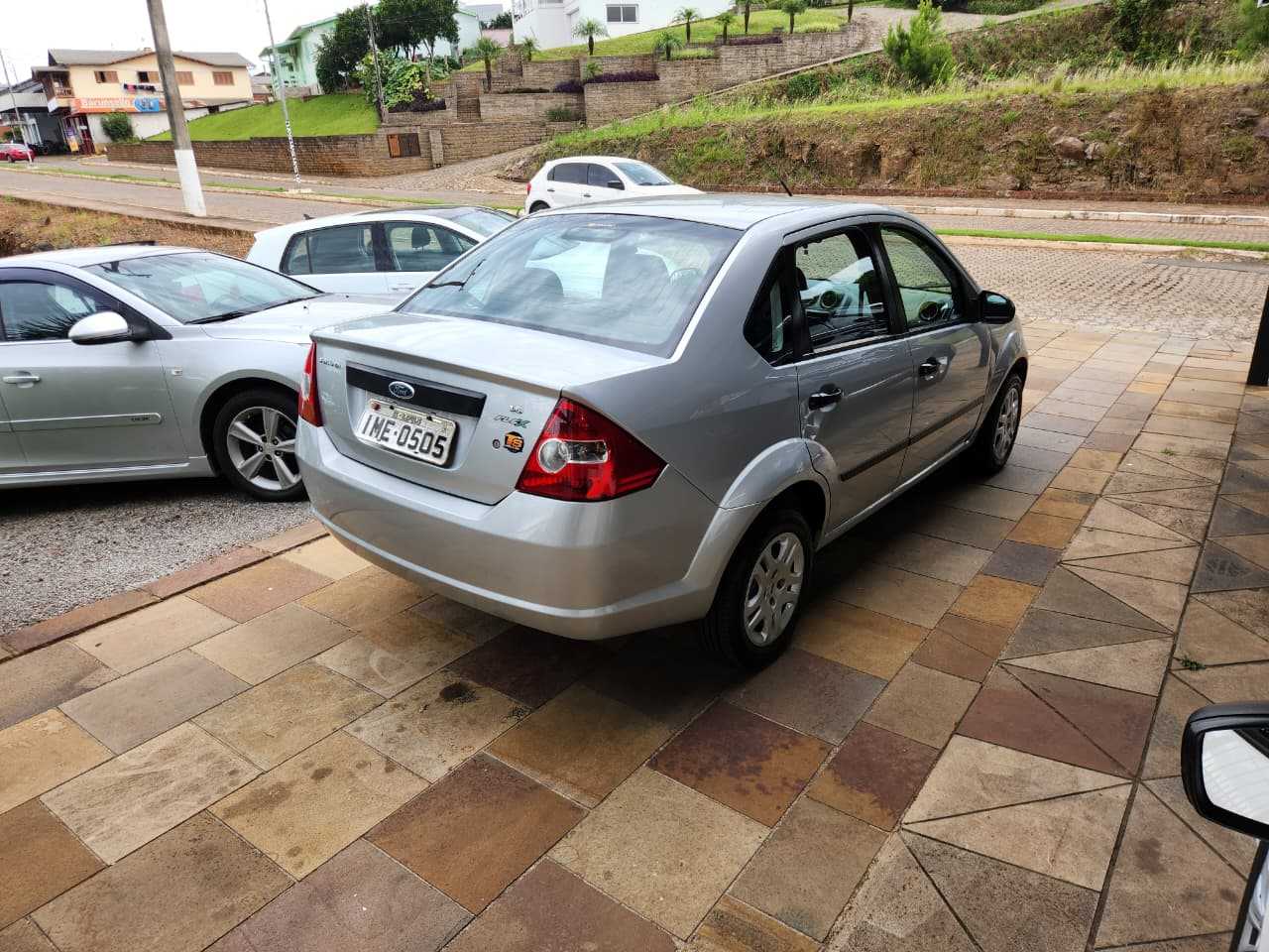 FIESTA SEDAN 1.6