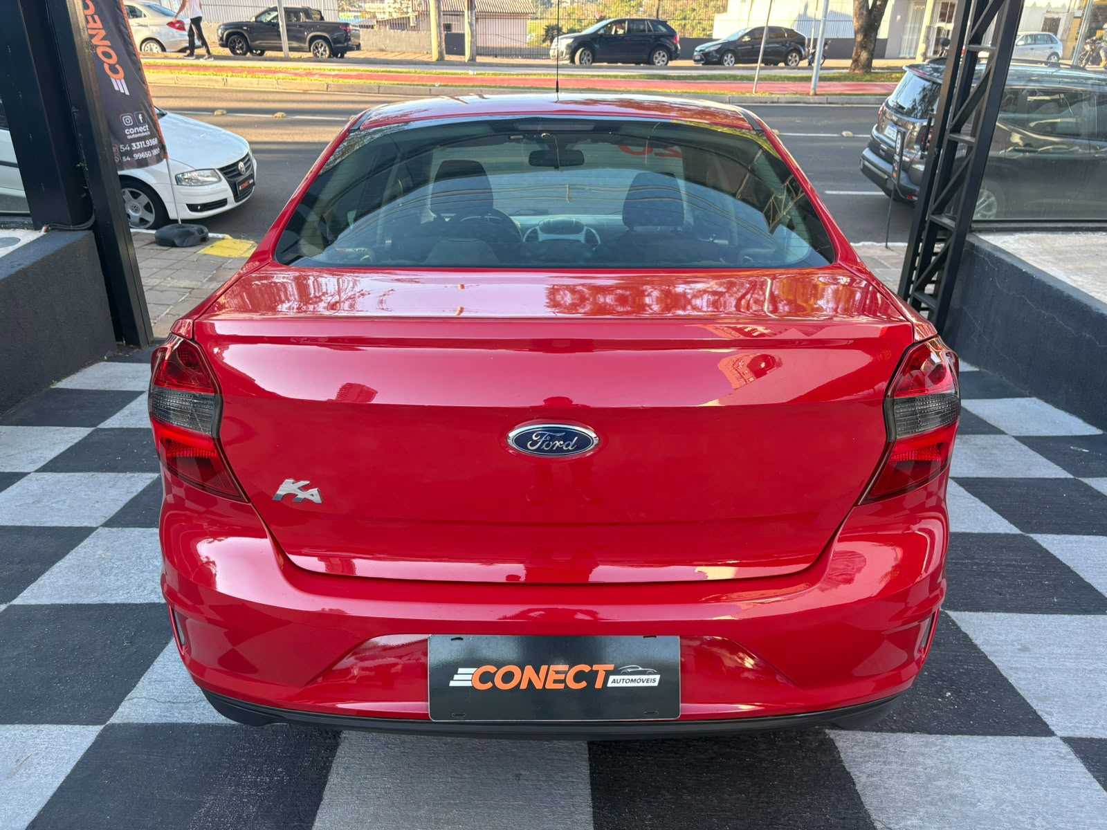 KA SEDAN 1.0