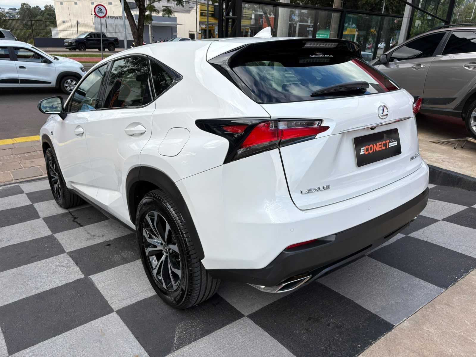 LEXUS NX200T F-SPORT AWD 2.0