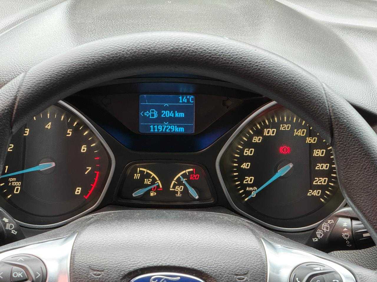 FOCUS 1.6 MANUAL