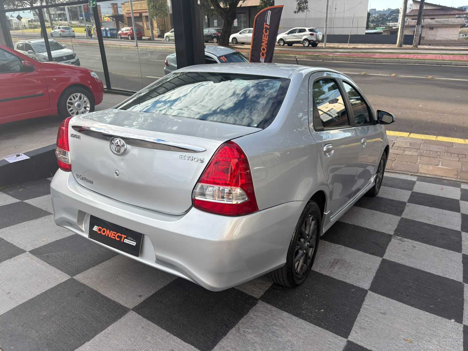 ETIOS SEDAN 1.5 AT