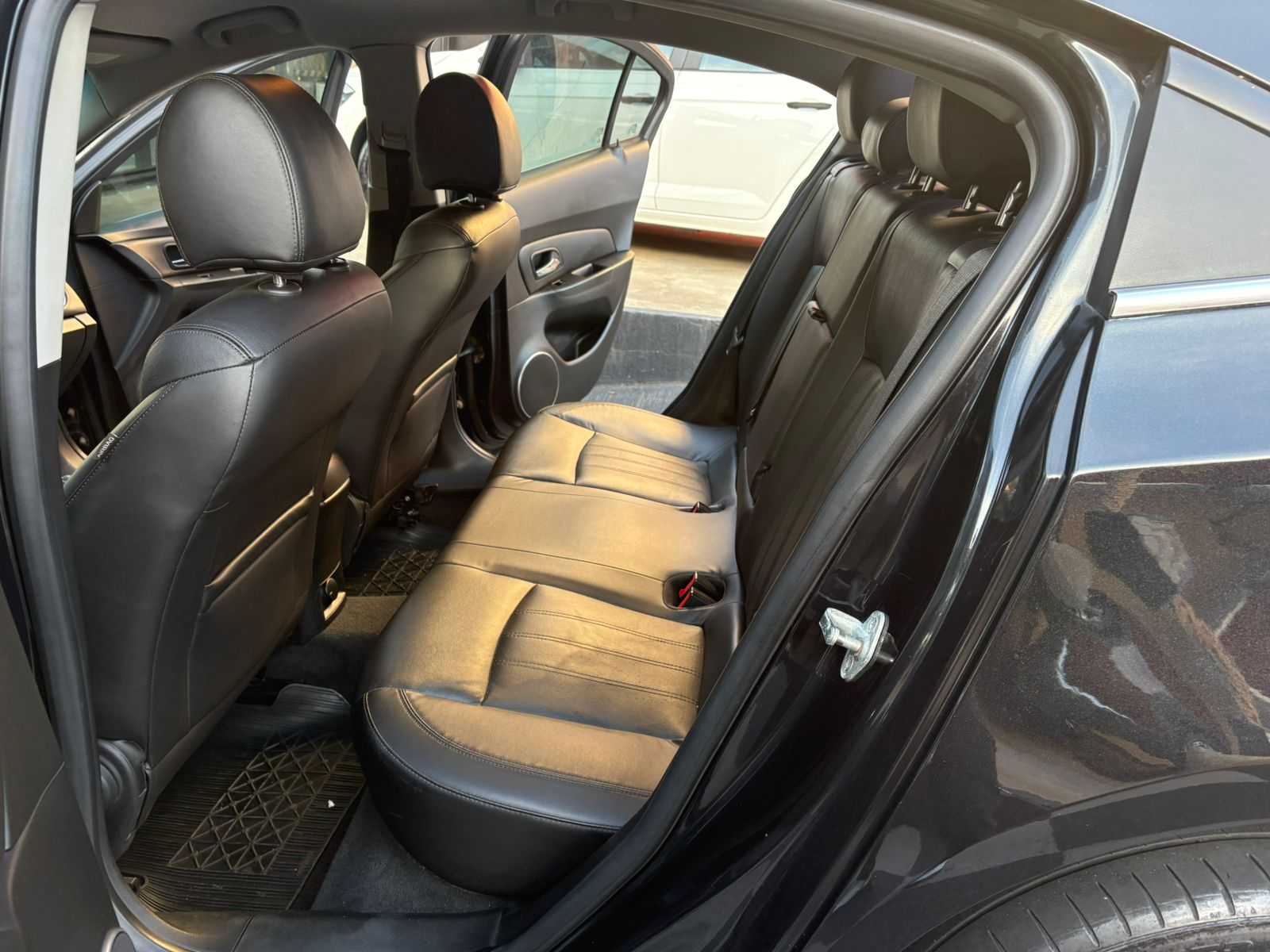 CRUZE SEDAN 1.8 AT