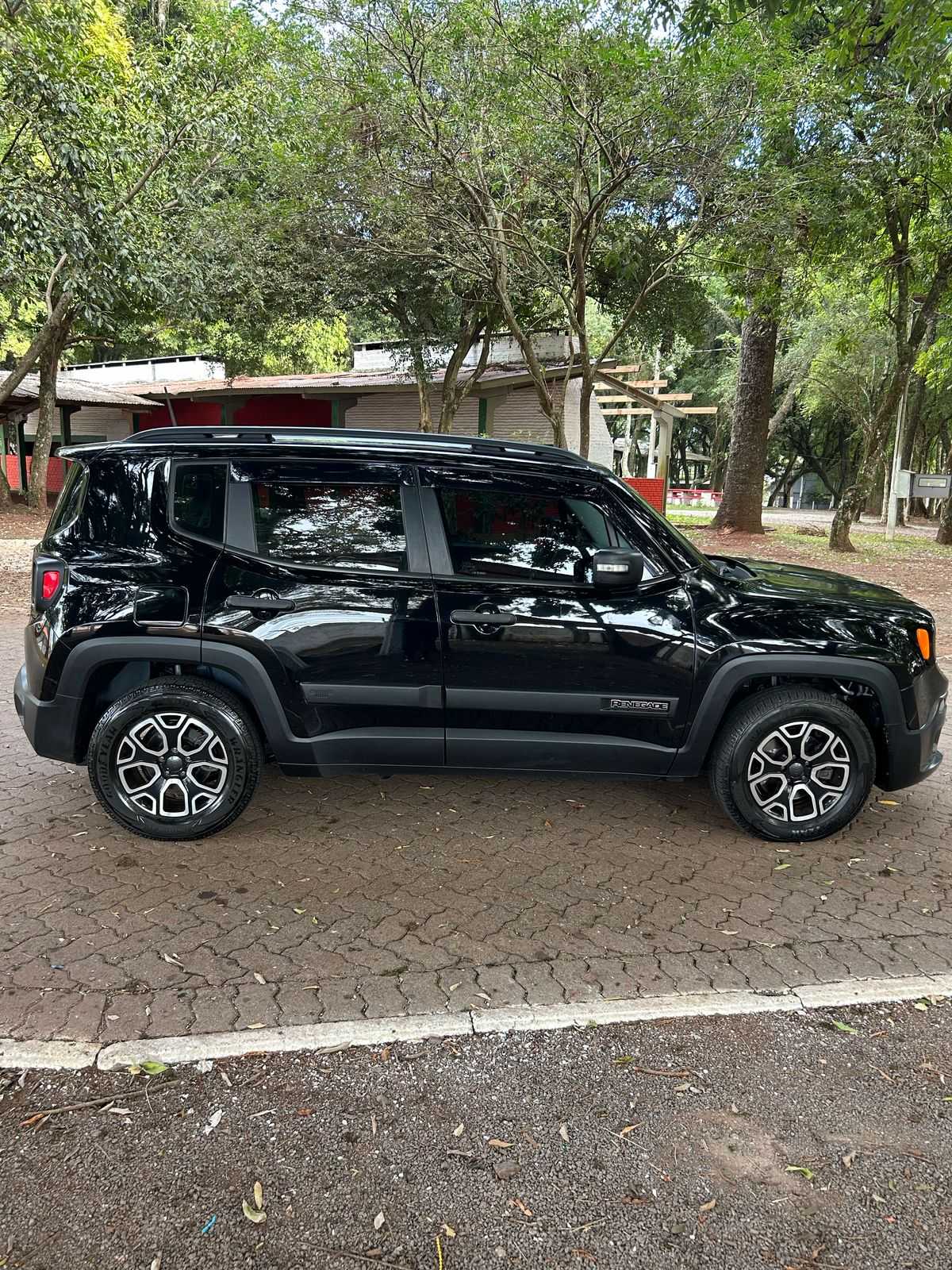 RENEGADE 1.8 4X2 FLEX AUT