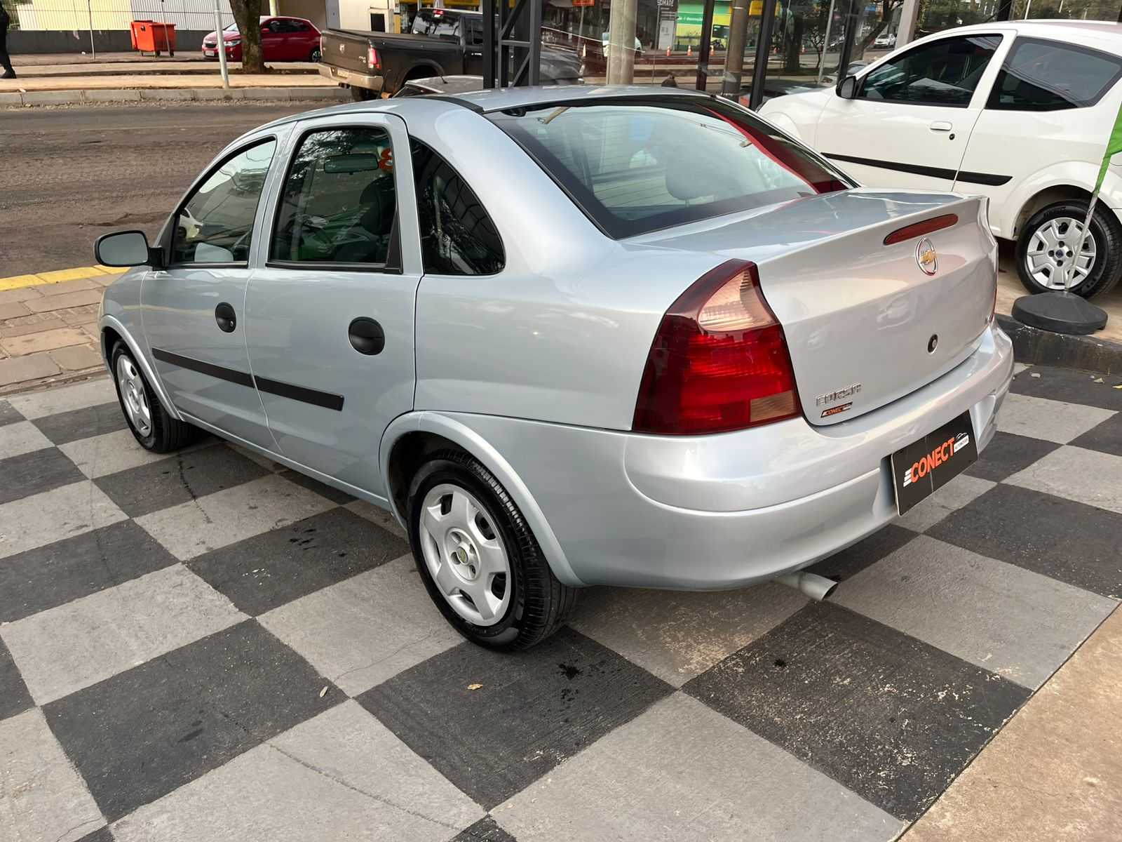 CORSA SEDAN 1.4 MAXX