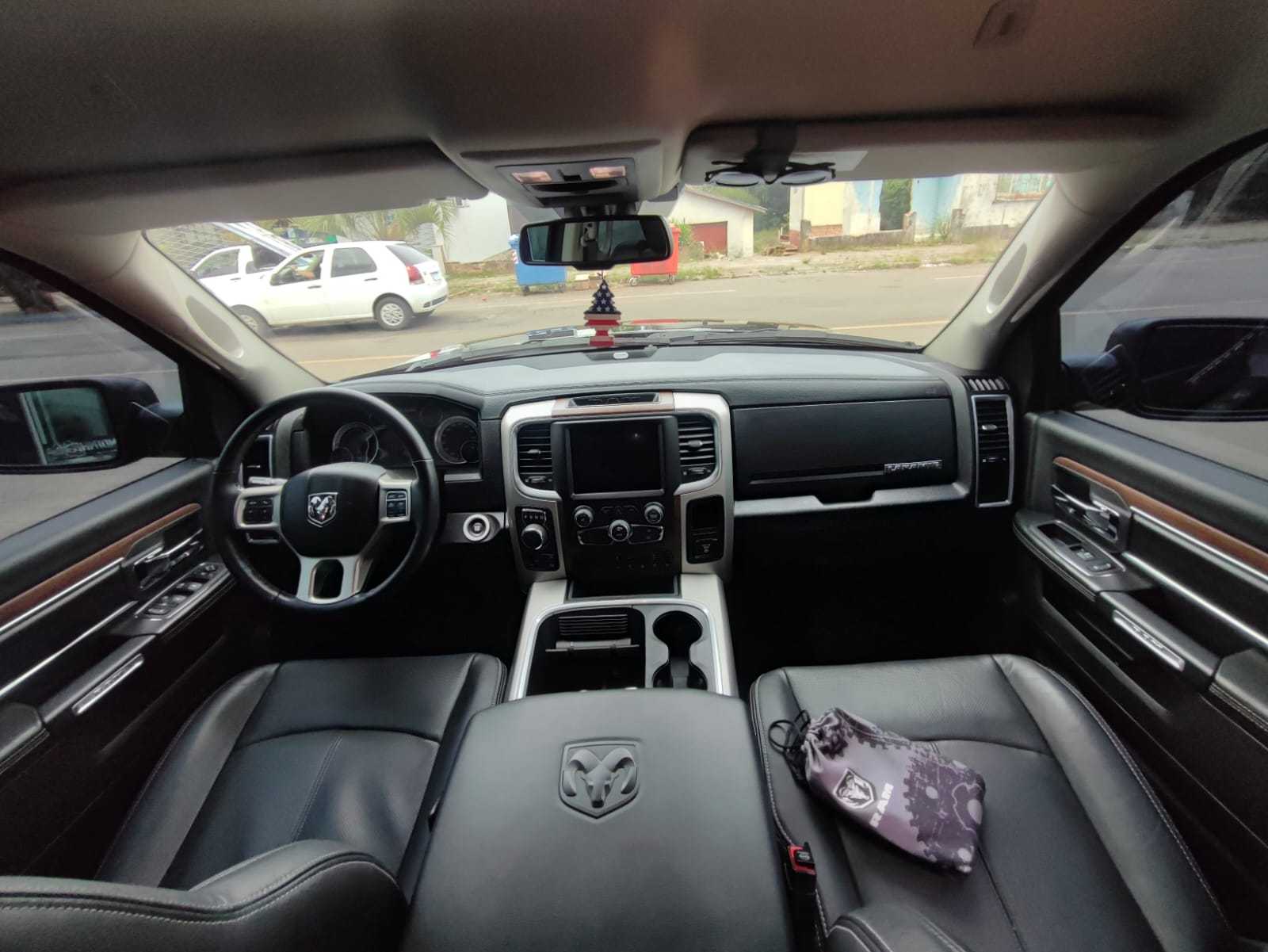 RAM 1500 CLASSIC V8 NIGHT ED