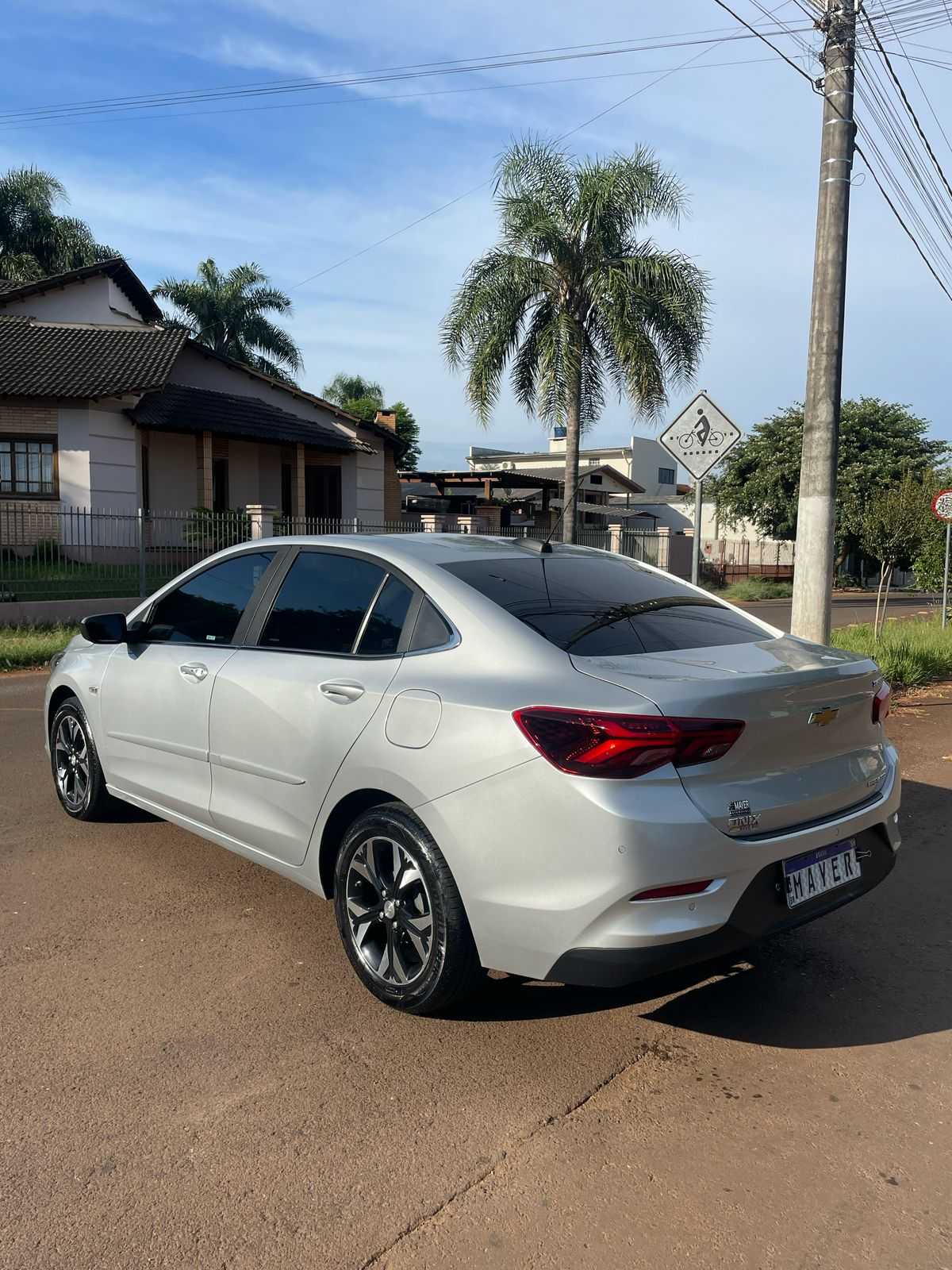 ONIX SEDAN PREMIER 1.0TB.