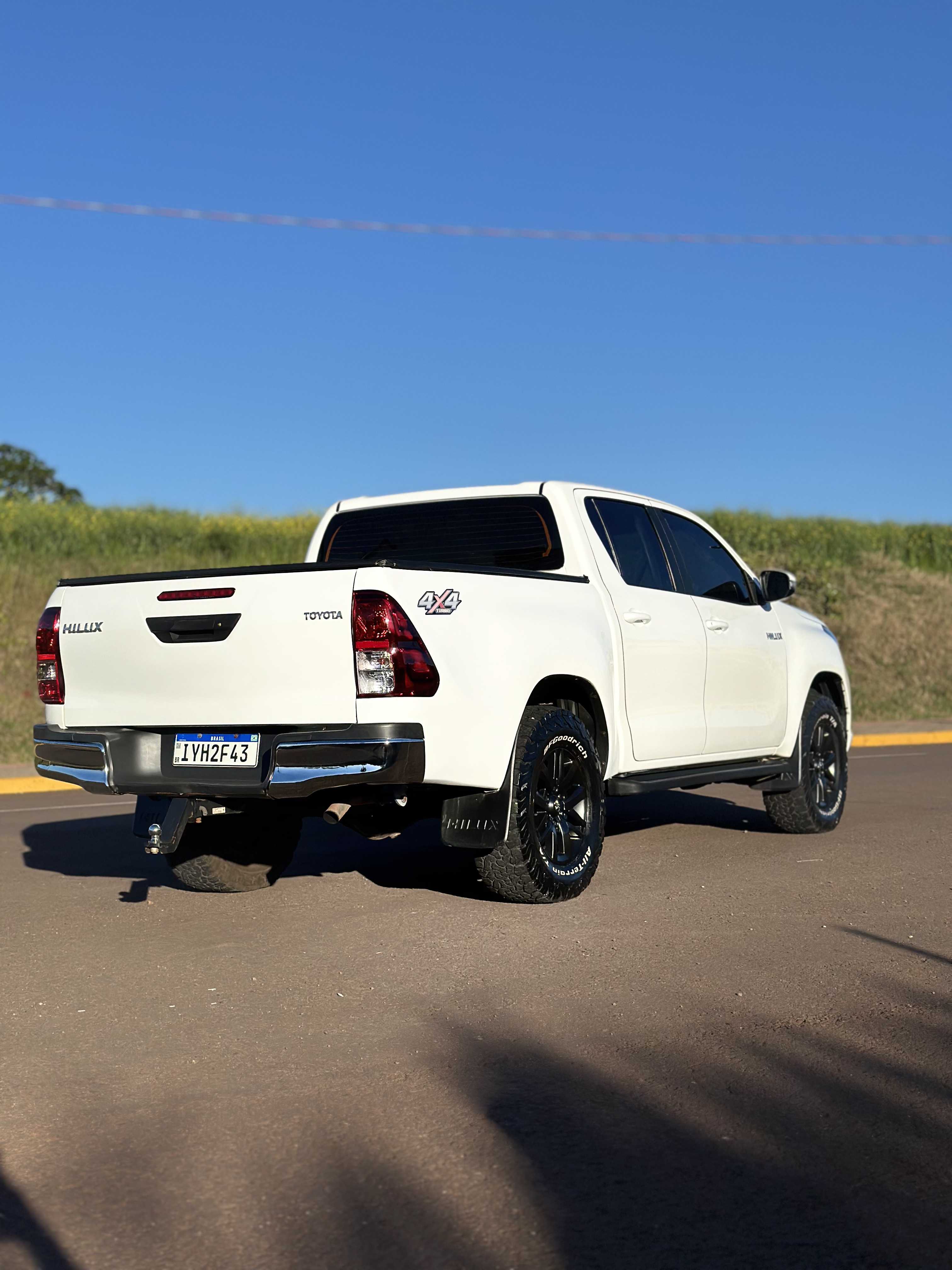 HILUX SR 2.8 TURBO DIESEL MAN