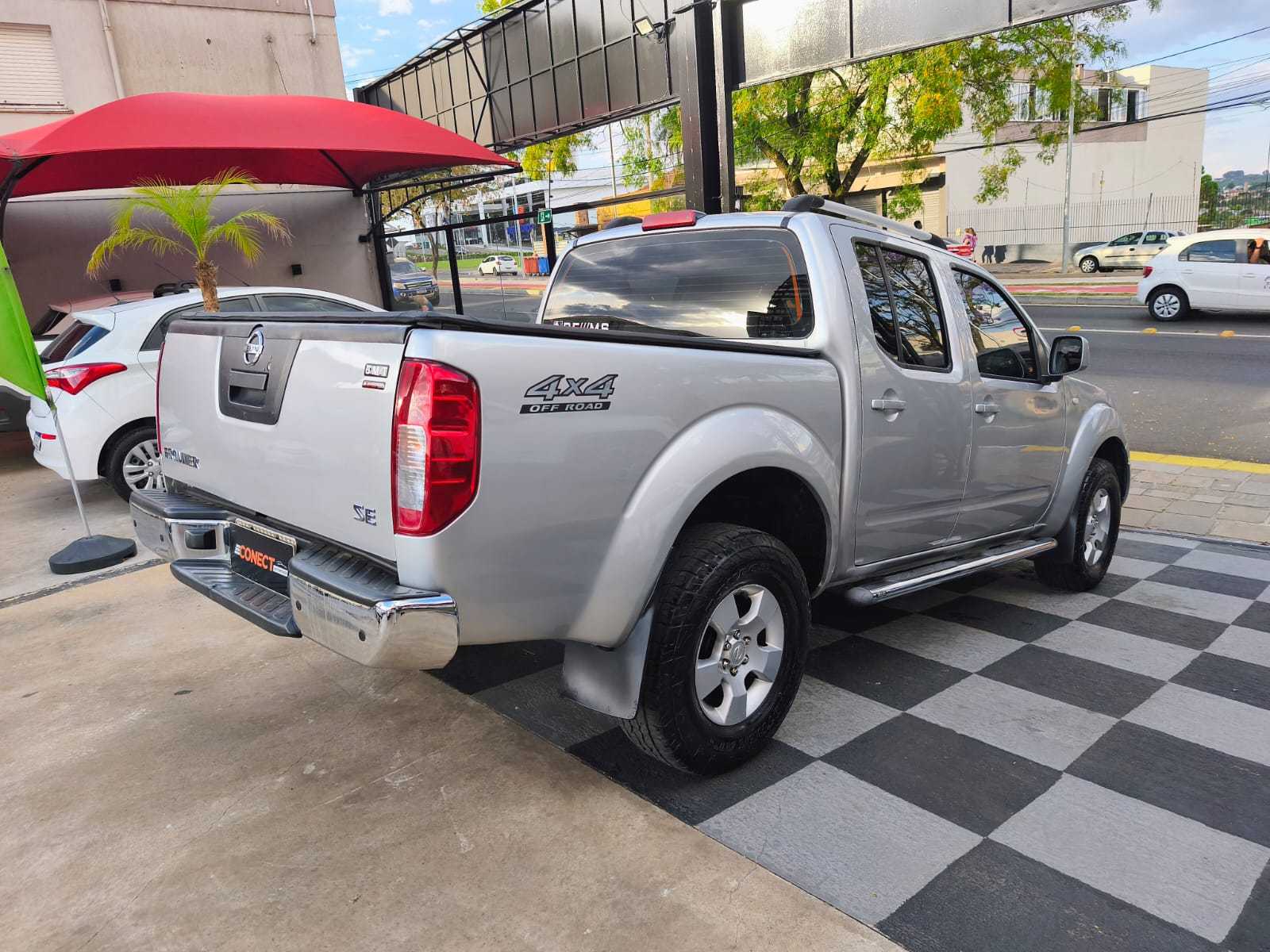 FRONTIER SE 2.5 4X4 MANUAL