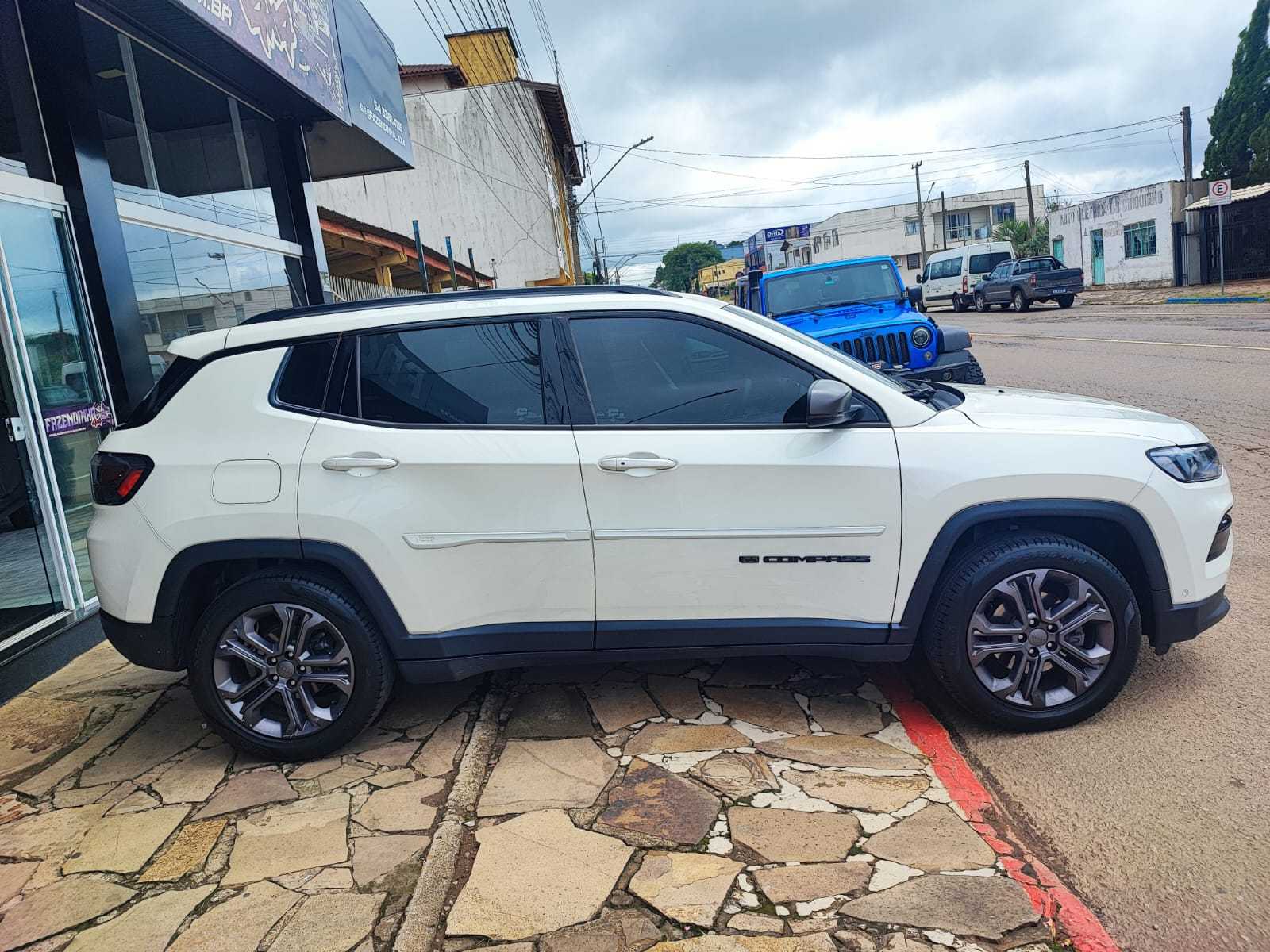 COMPASS LONGITUDE T270