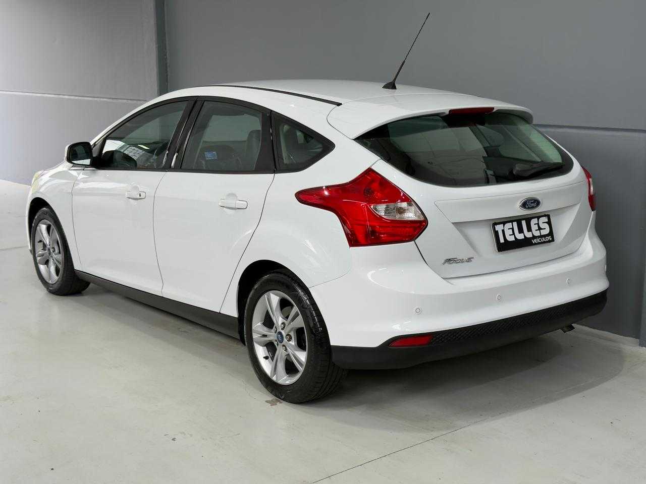FOCUS HATCH SE 1.6 MANUAL