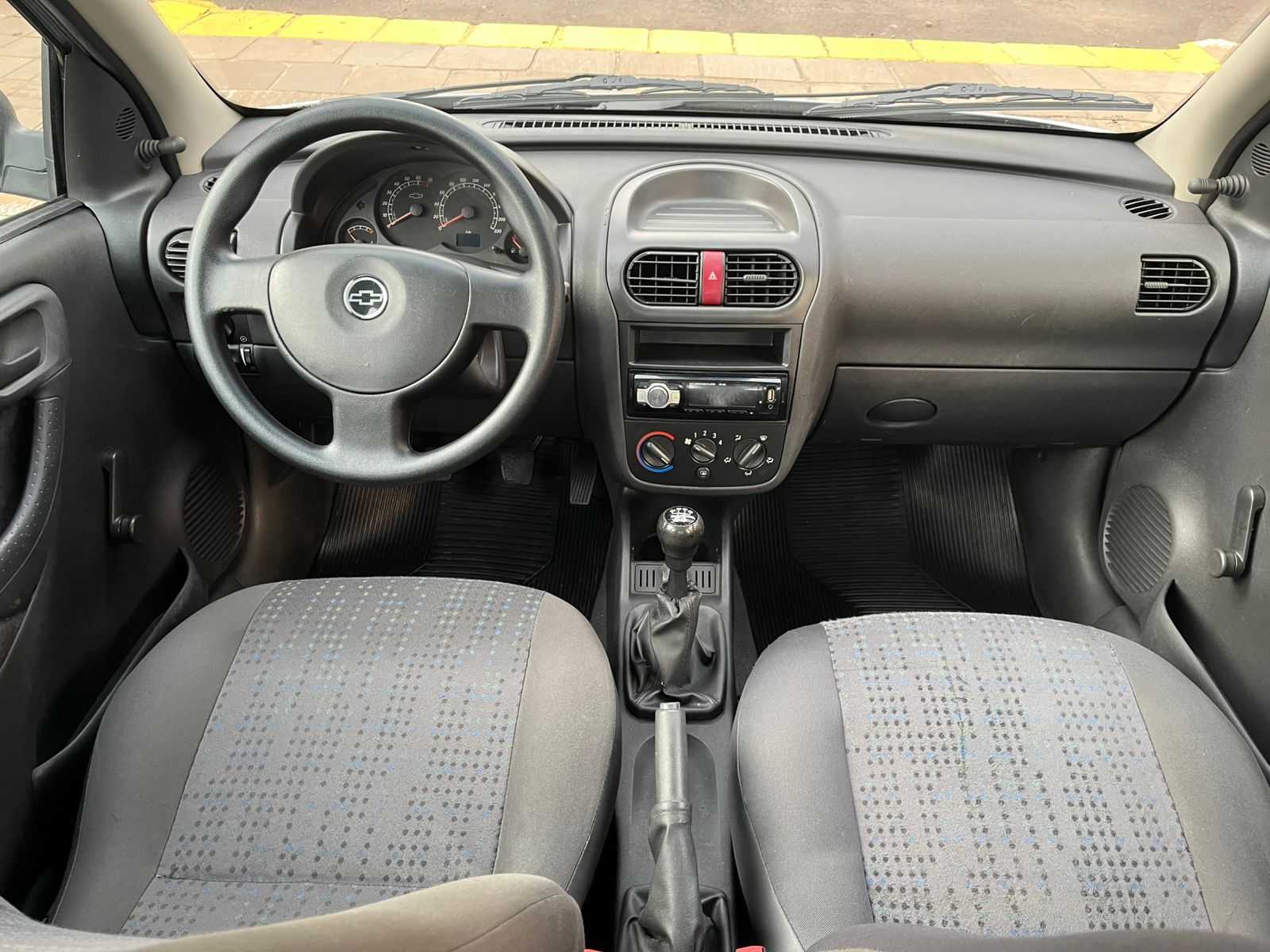 CORSA SEDAN 1.4 MAXX