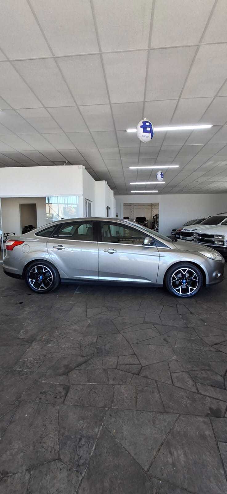 FOCUS SEDAN TITANIUM 2.0