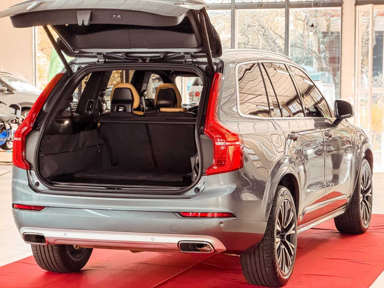 XC90 2.0 MEMENTUM T6 5P AUT
