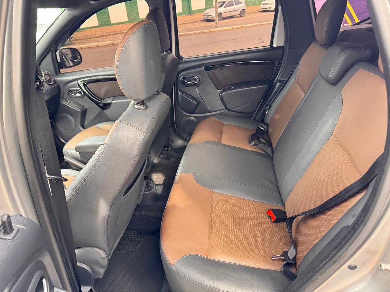 DUSTER 2.0 AUTOMATIC. FLEX 4X2