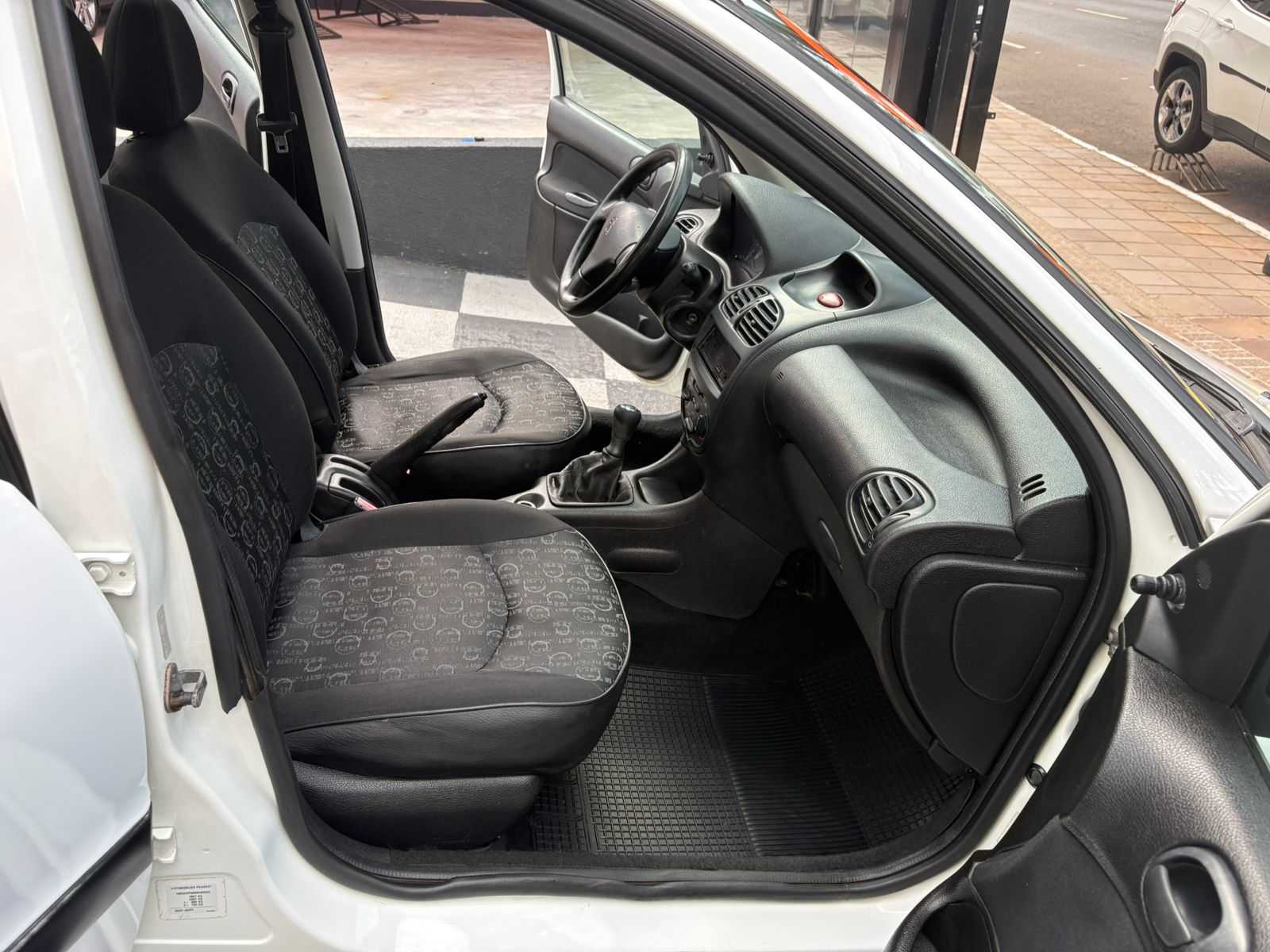 206 PRESENCE 1.4 COMPLETO