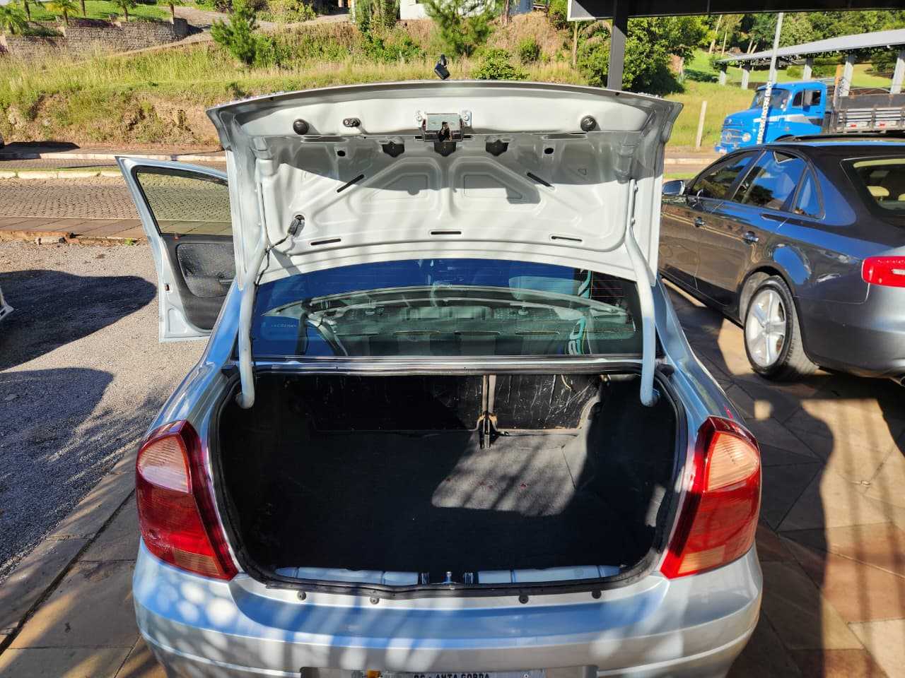 CORSA SEDAN MAXX 1.4