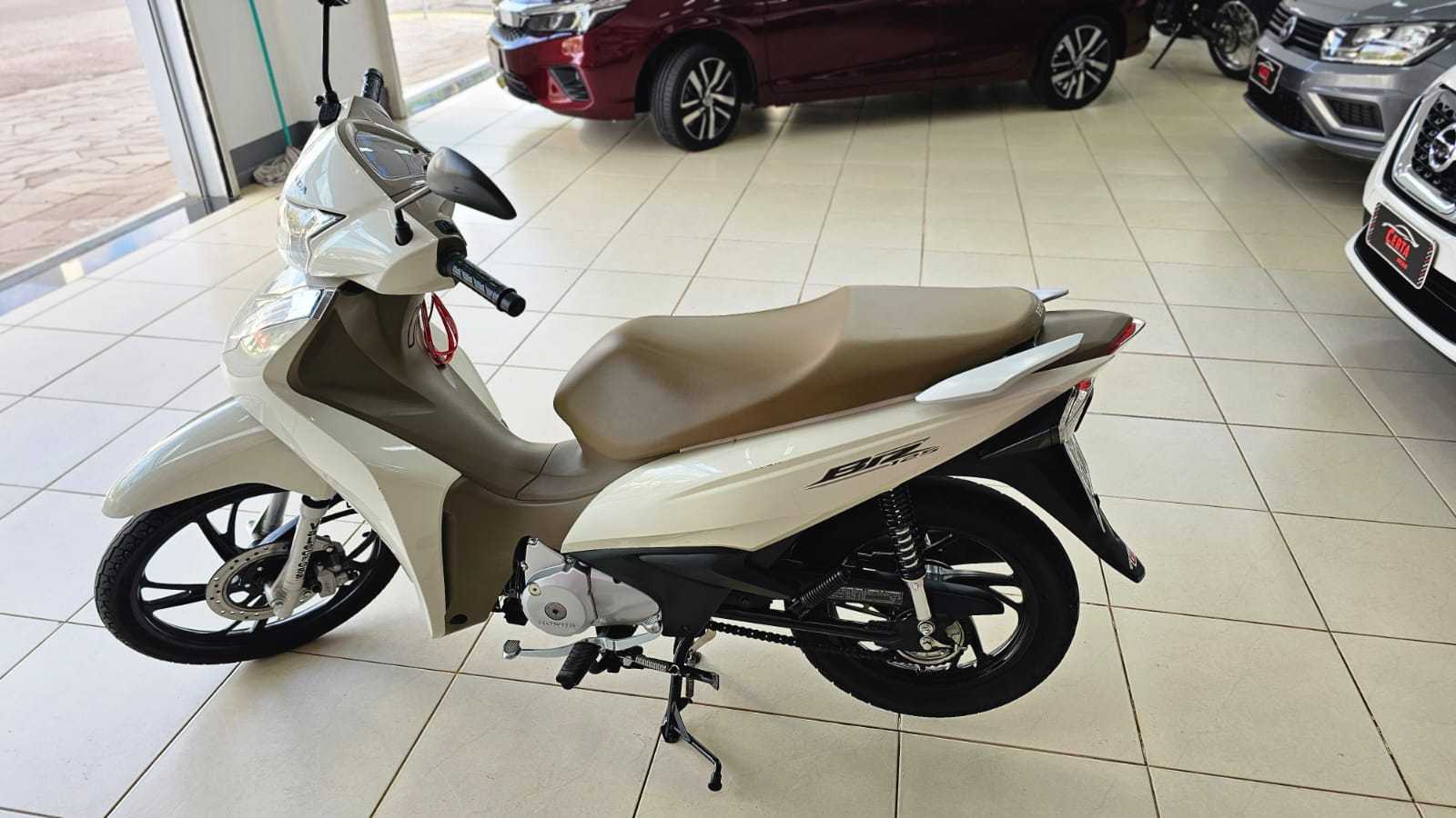 BIZ 125 ÚNICA DONA