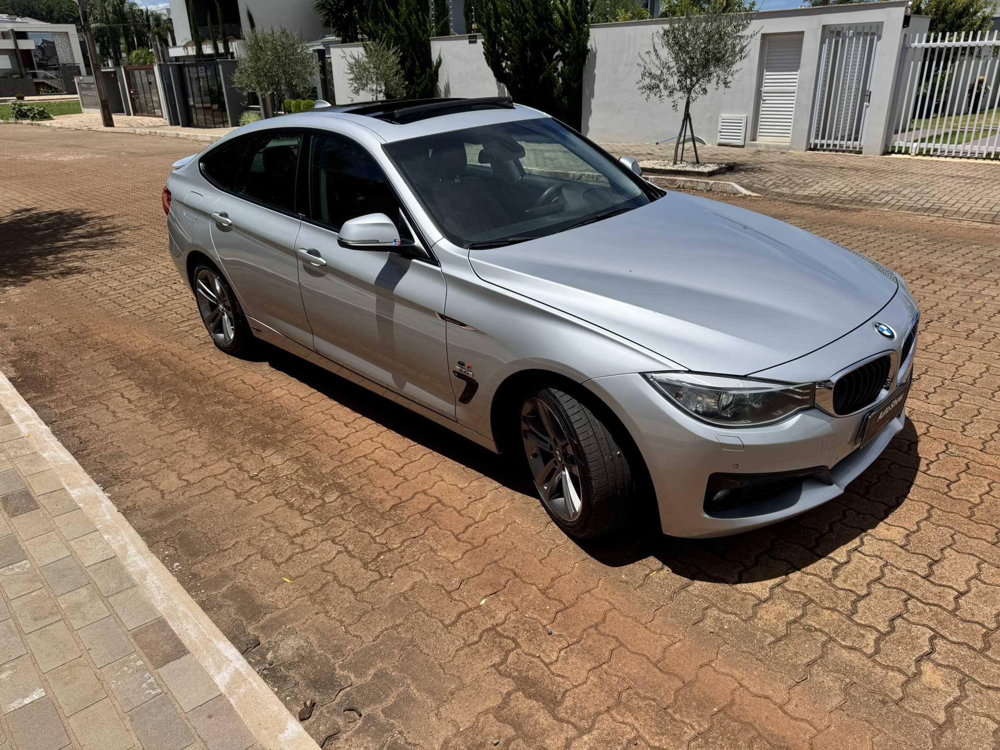 BMW 320 I GT