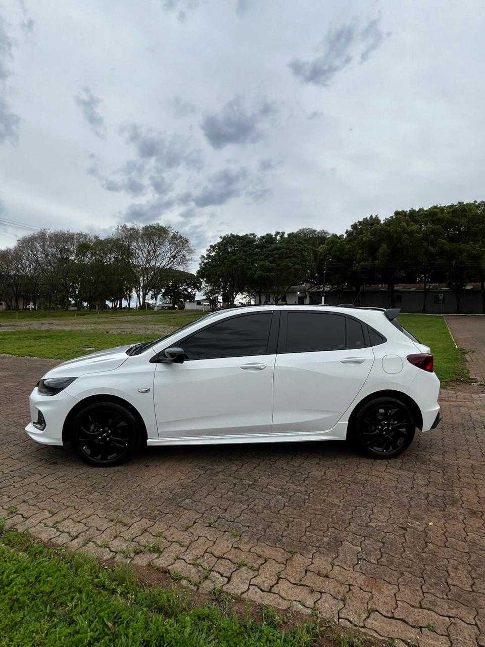 ONIX HATCH RS 1.0 TURBO