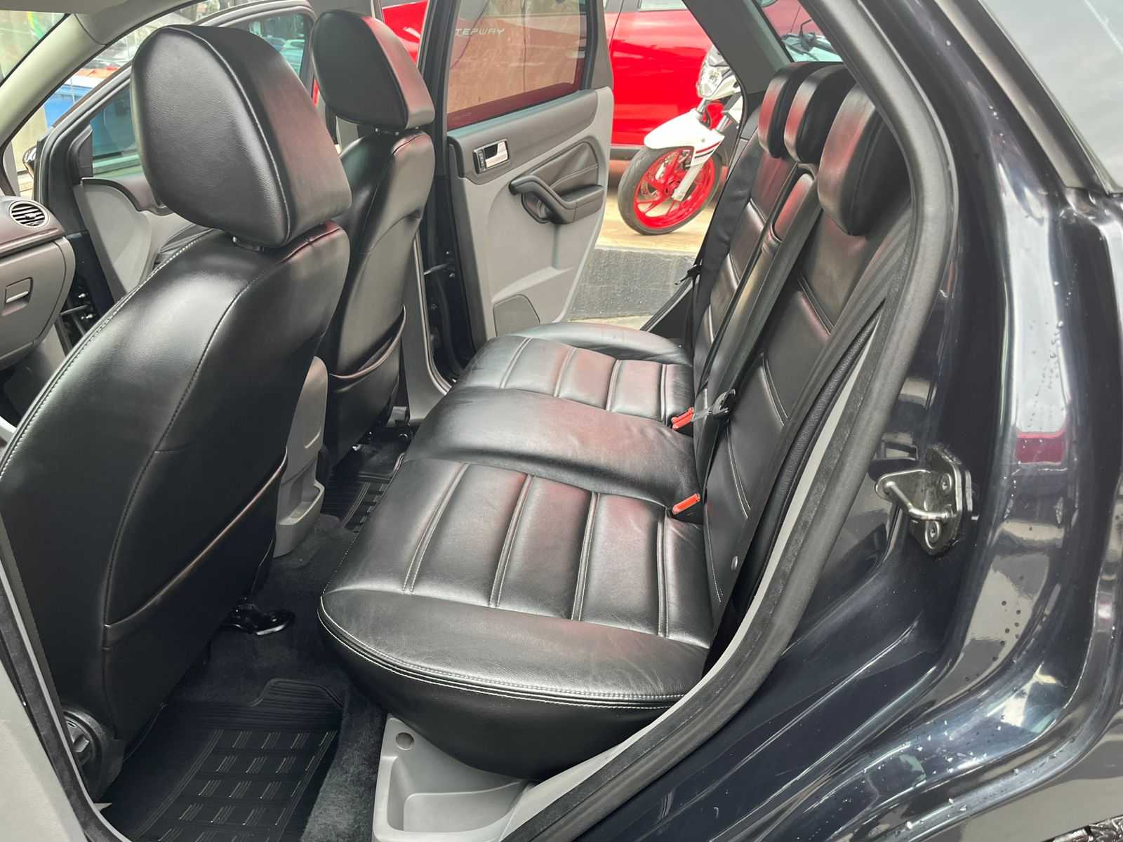 FOCUS TITANIUM 2.0 TETO SOLAR