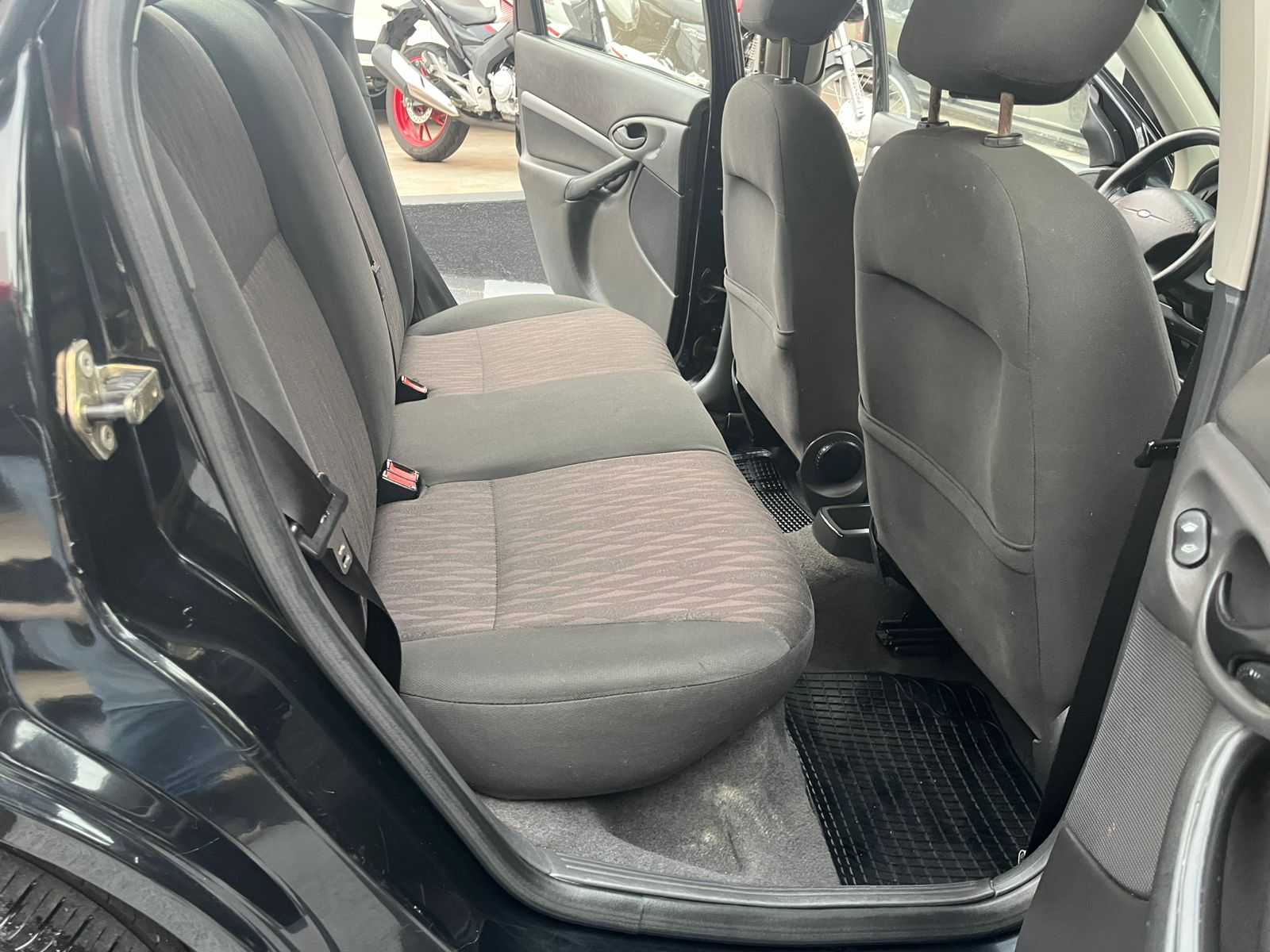 FOCUS SEDAN 1.6 COMPLETO