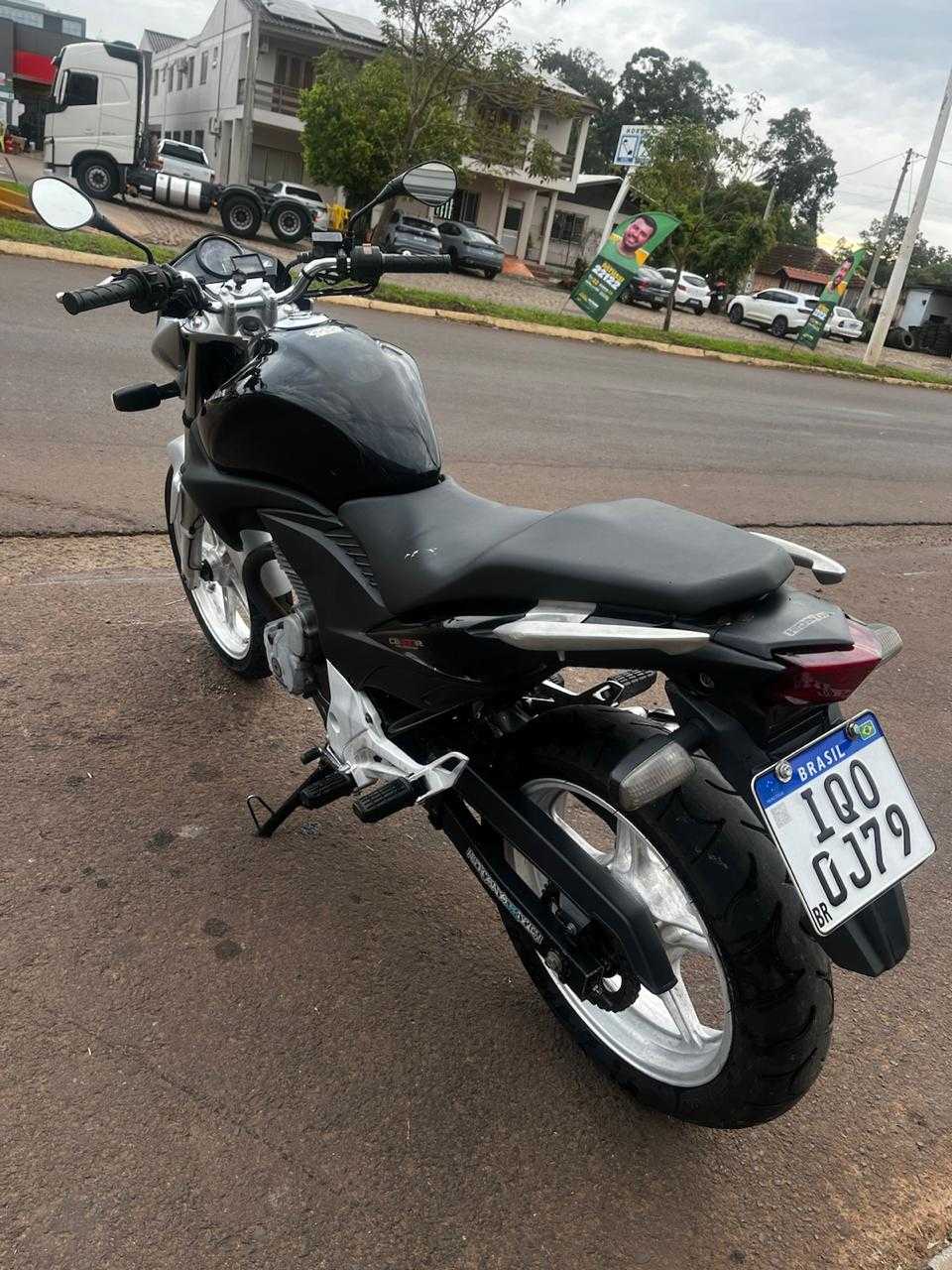 CB 300 R