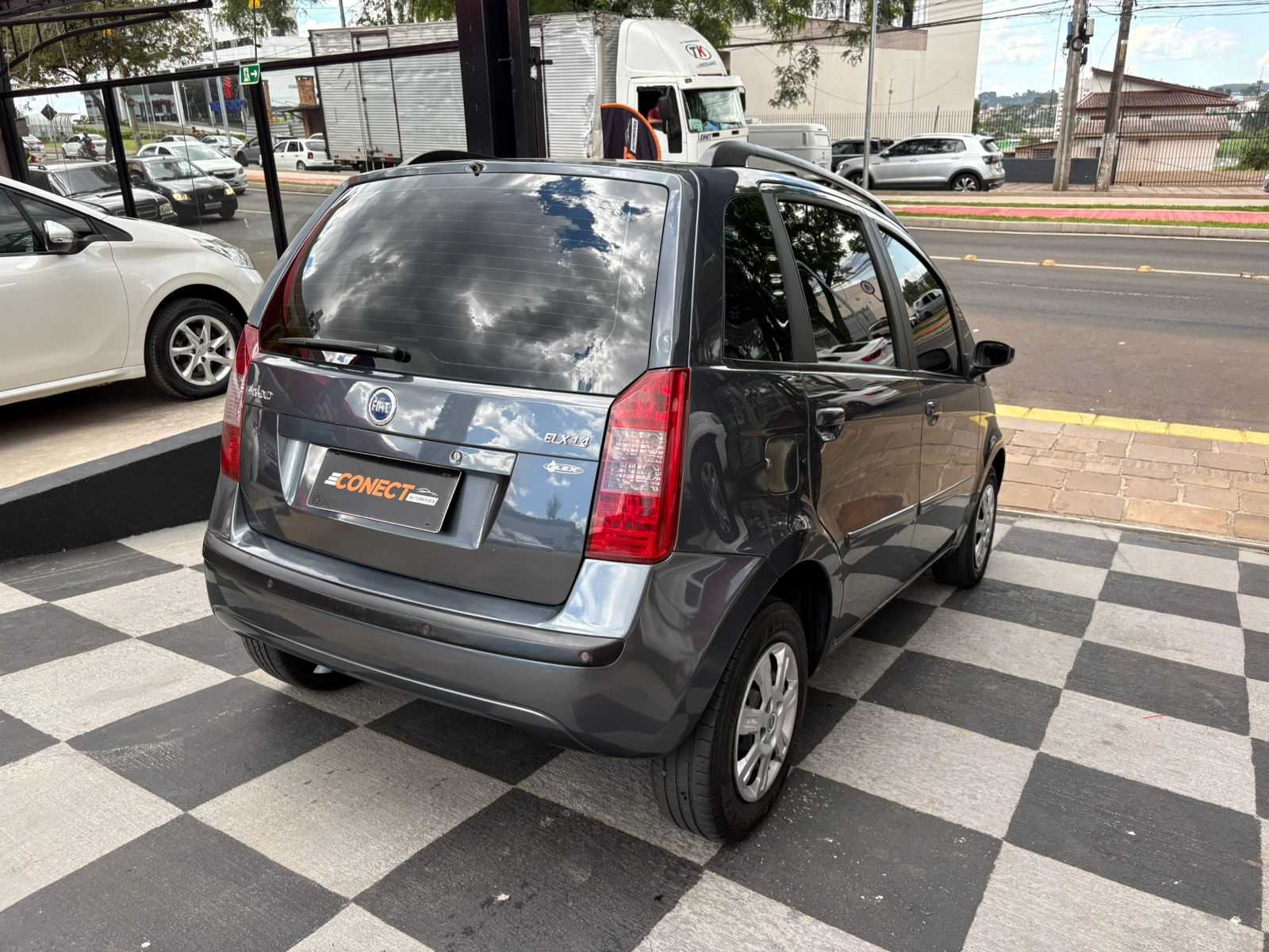 IDEA 1.4 ELX COMPLETO